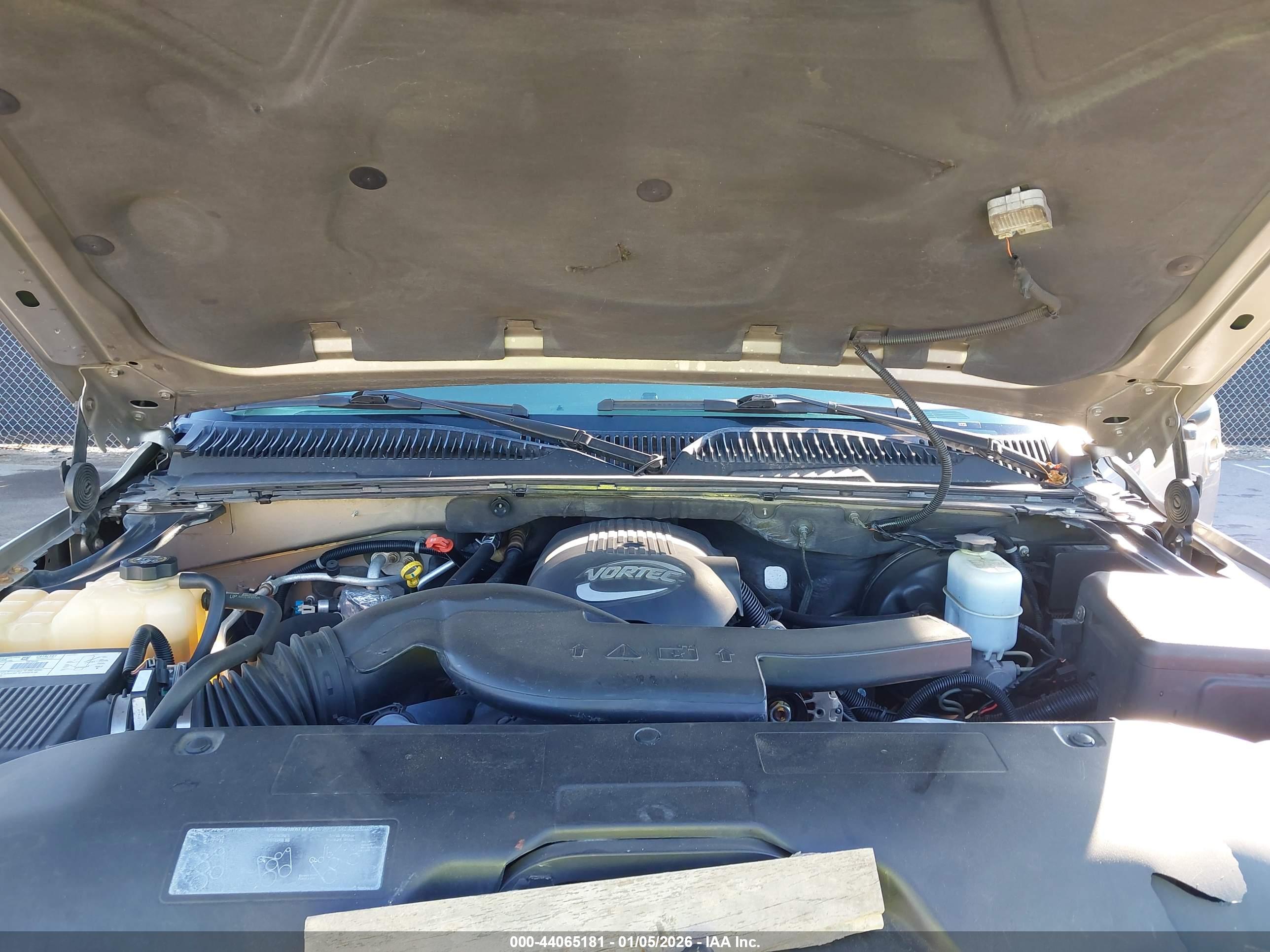 CHEVROLET TAHOE image 10