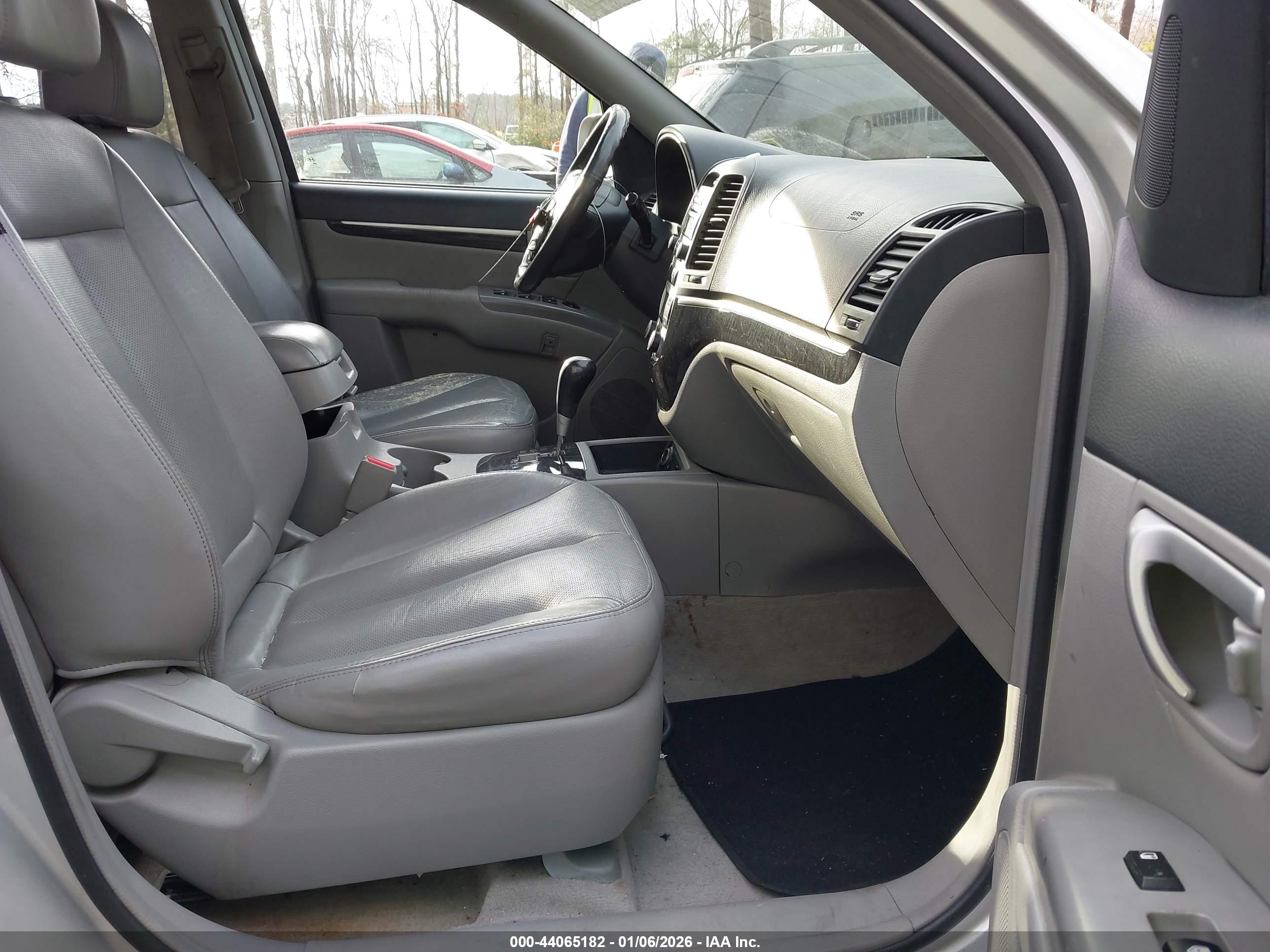 HYUNDAI SANTA image 5