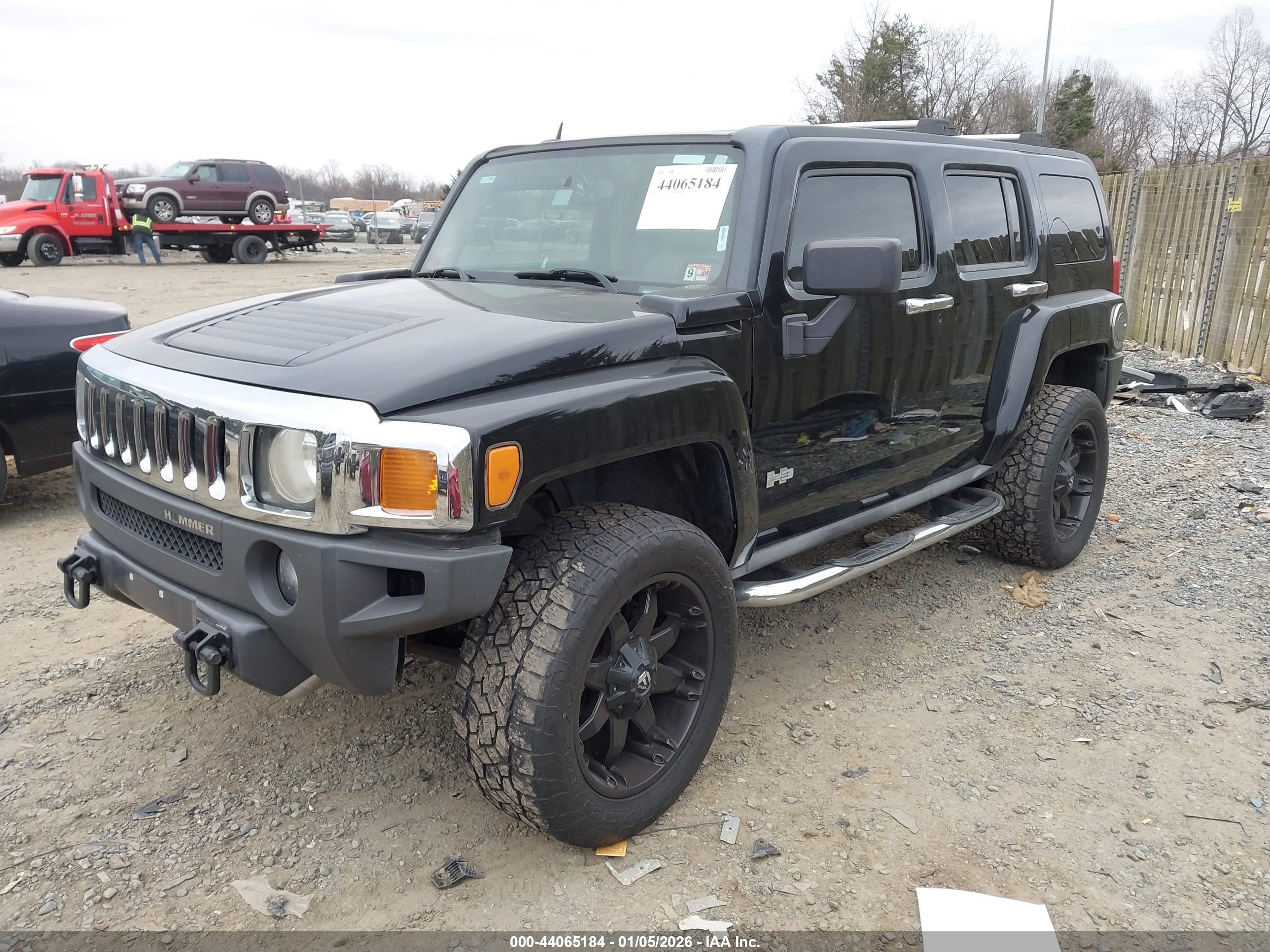 HUMMER H3 image 2