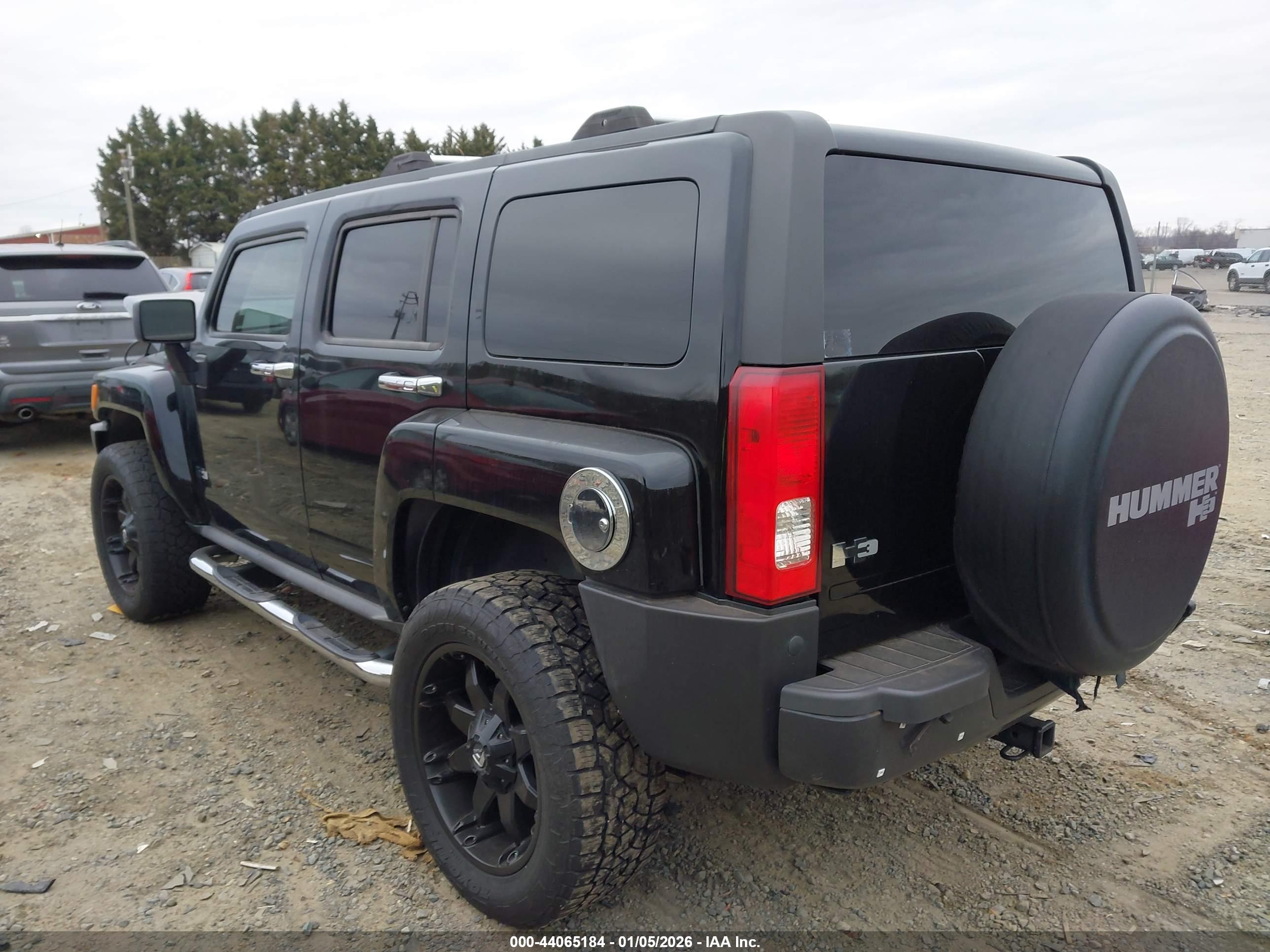 HUMMER H3 image 3