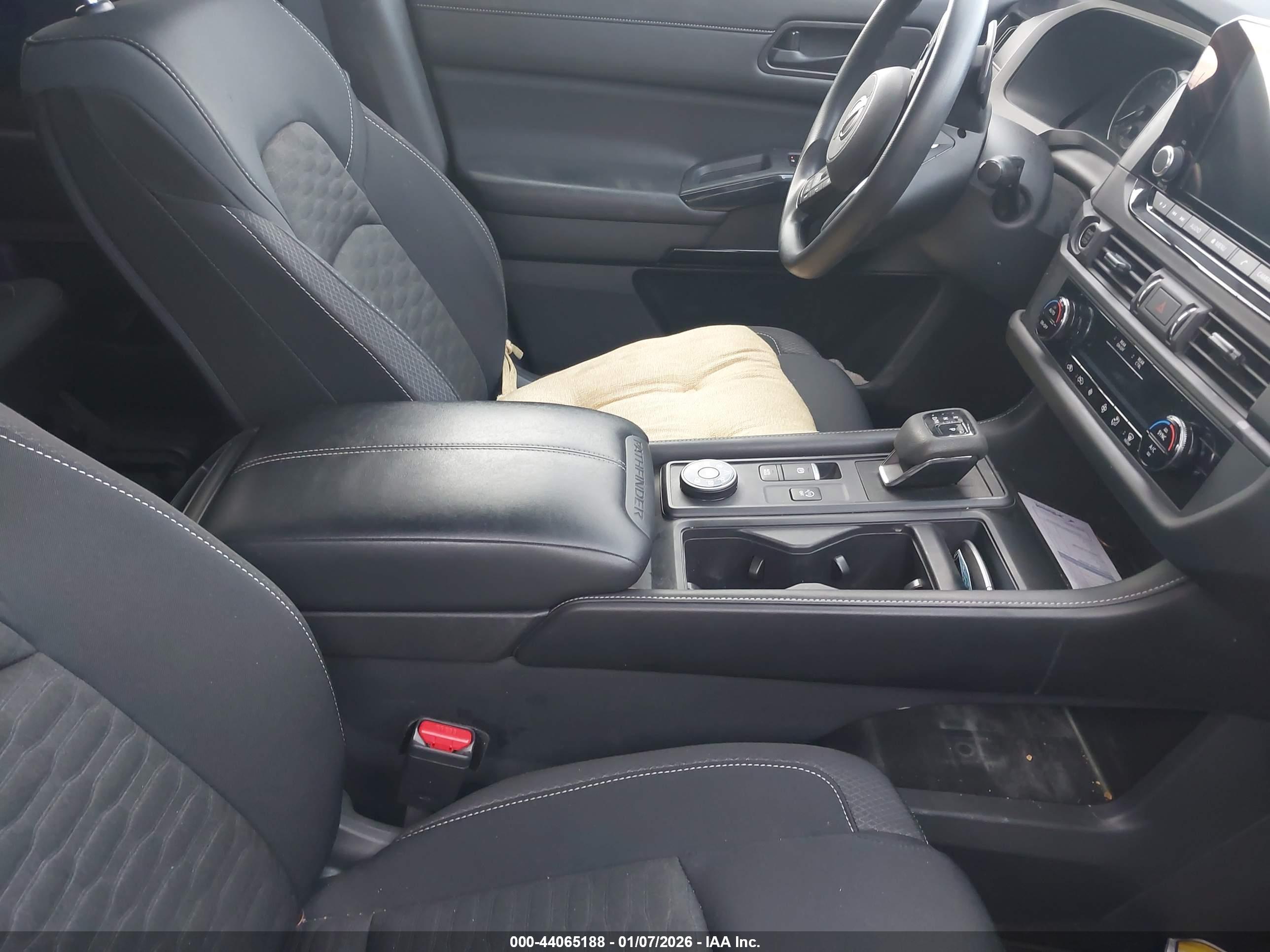 NISSAN PATHFINDER image 5