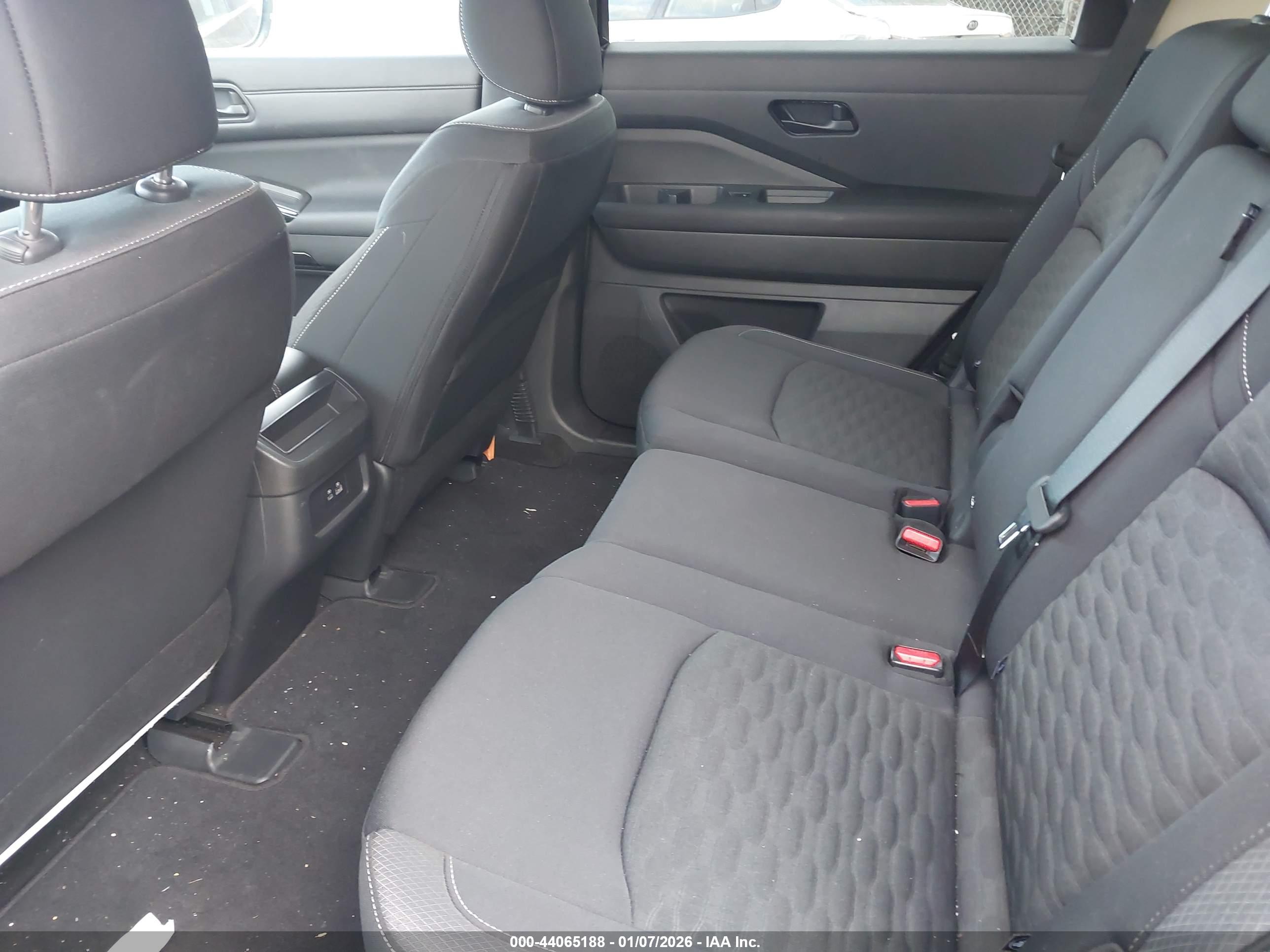 NISSAN PATHFINDER image 8