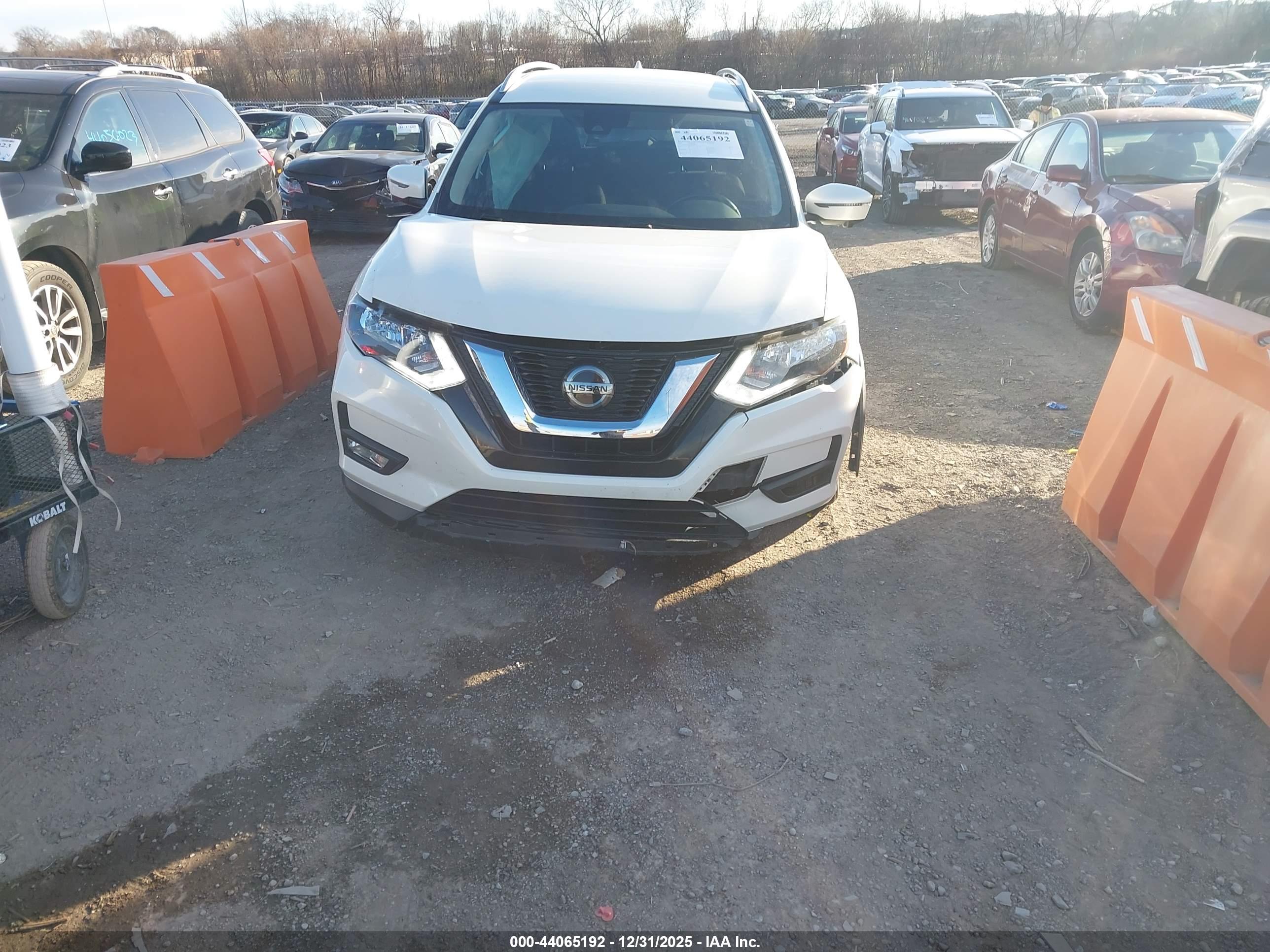 NISSAN ROGUE image 6