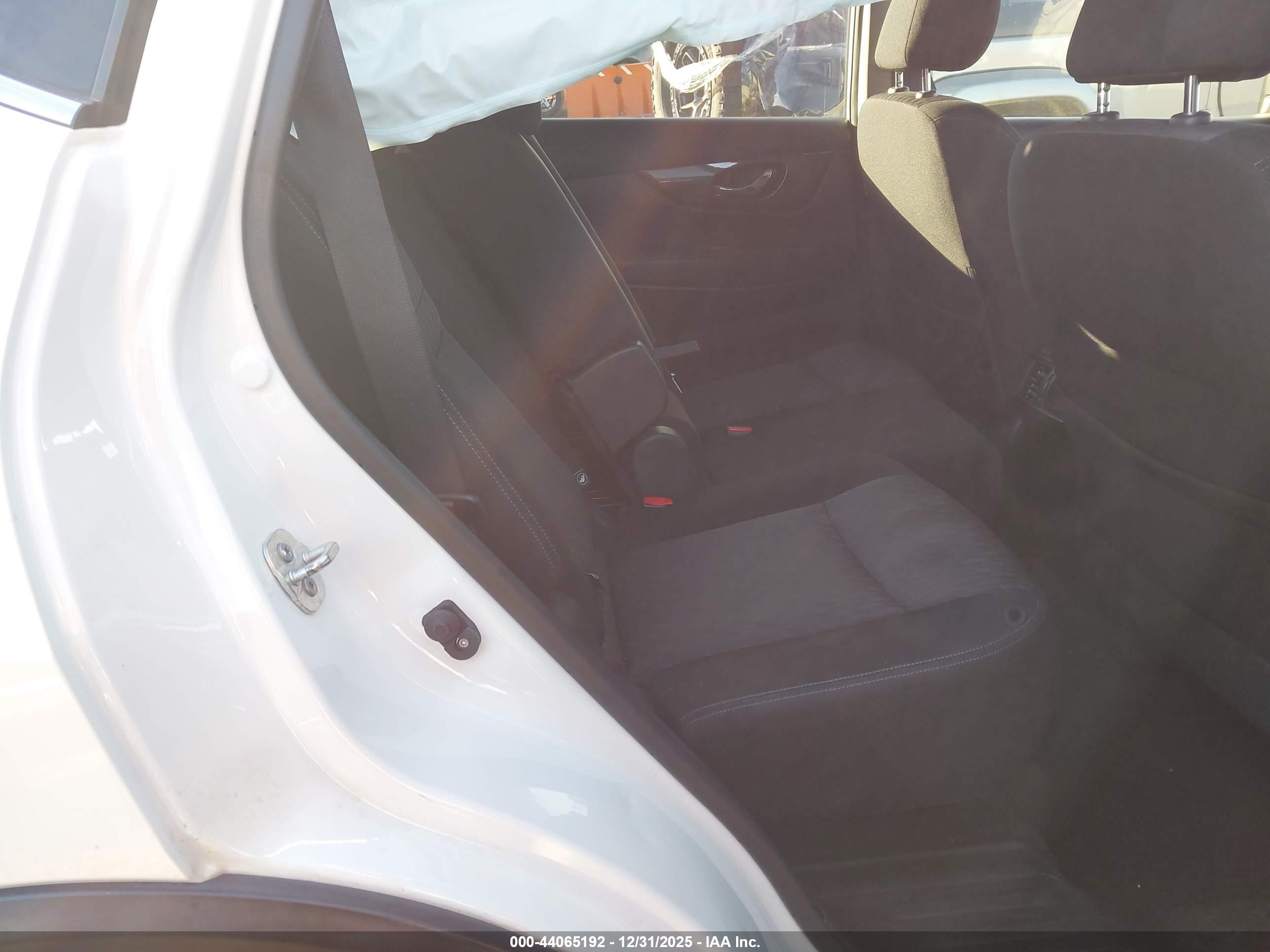 NISSAN ROGUE image 8