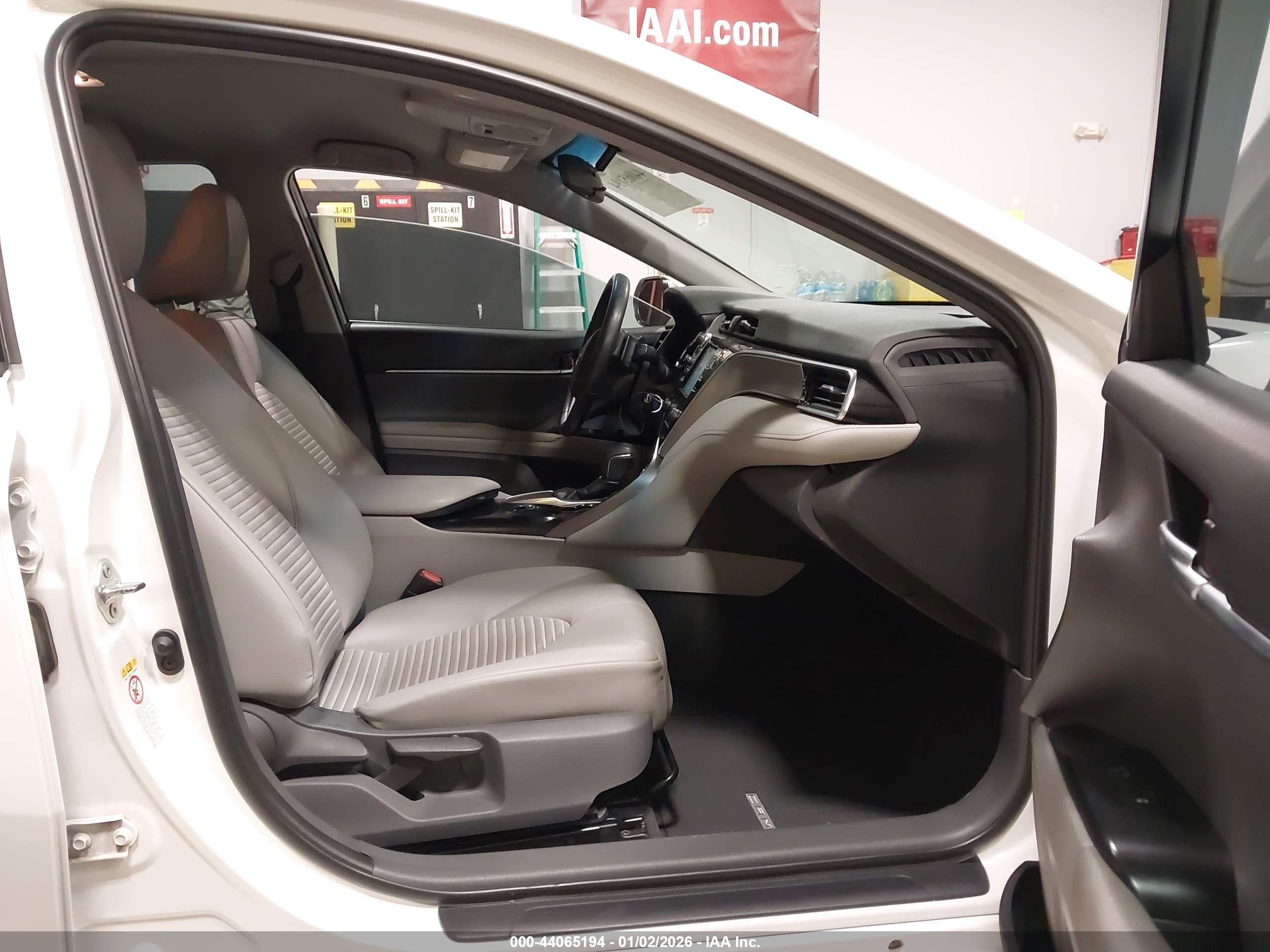 TOYOTA CAMRY image 5