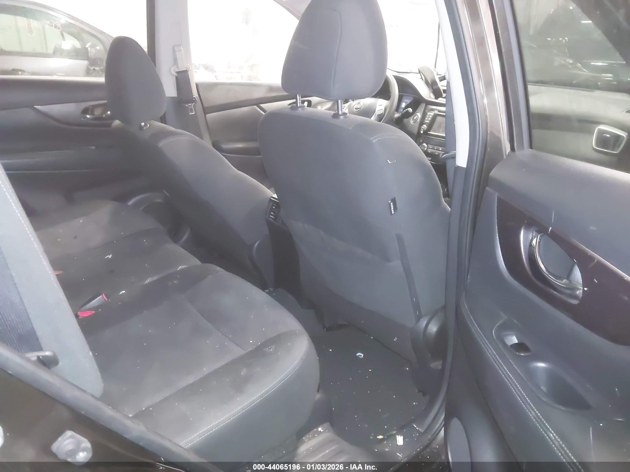NISSAN ROGUE image 8