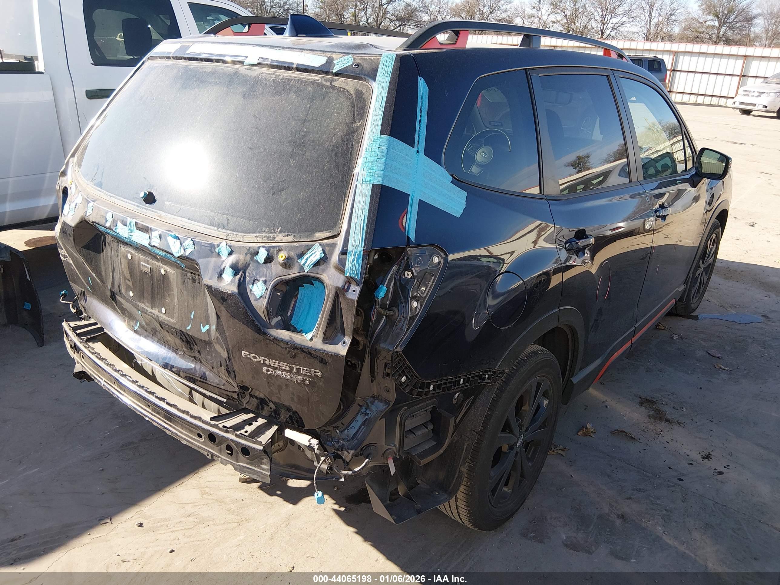 SUBARU FORESTER image 4