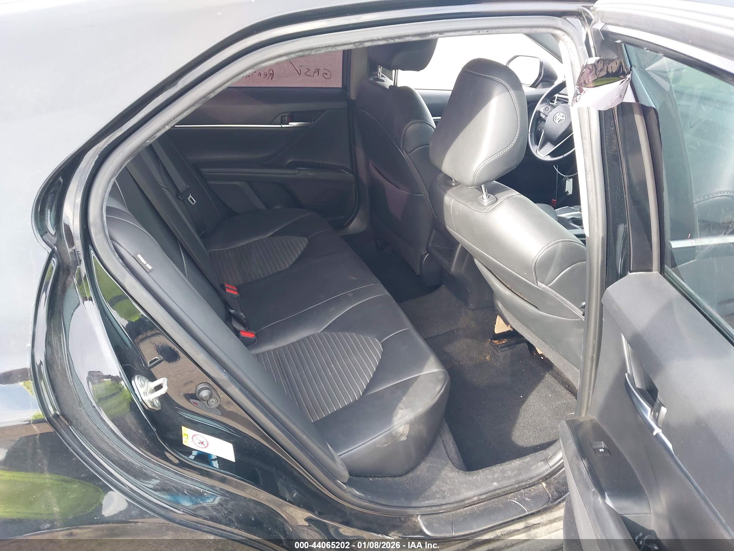 TOYOTA CAMRY image 8