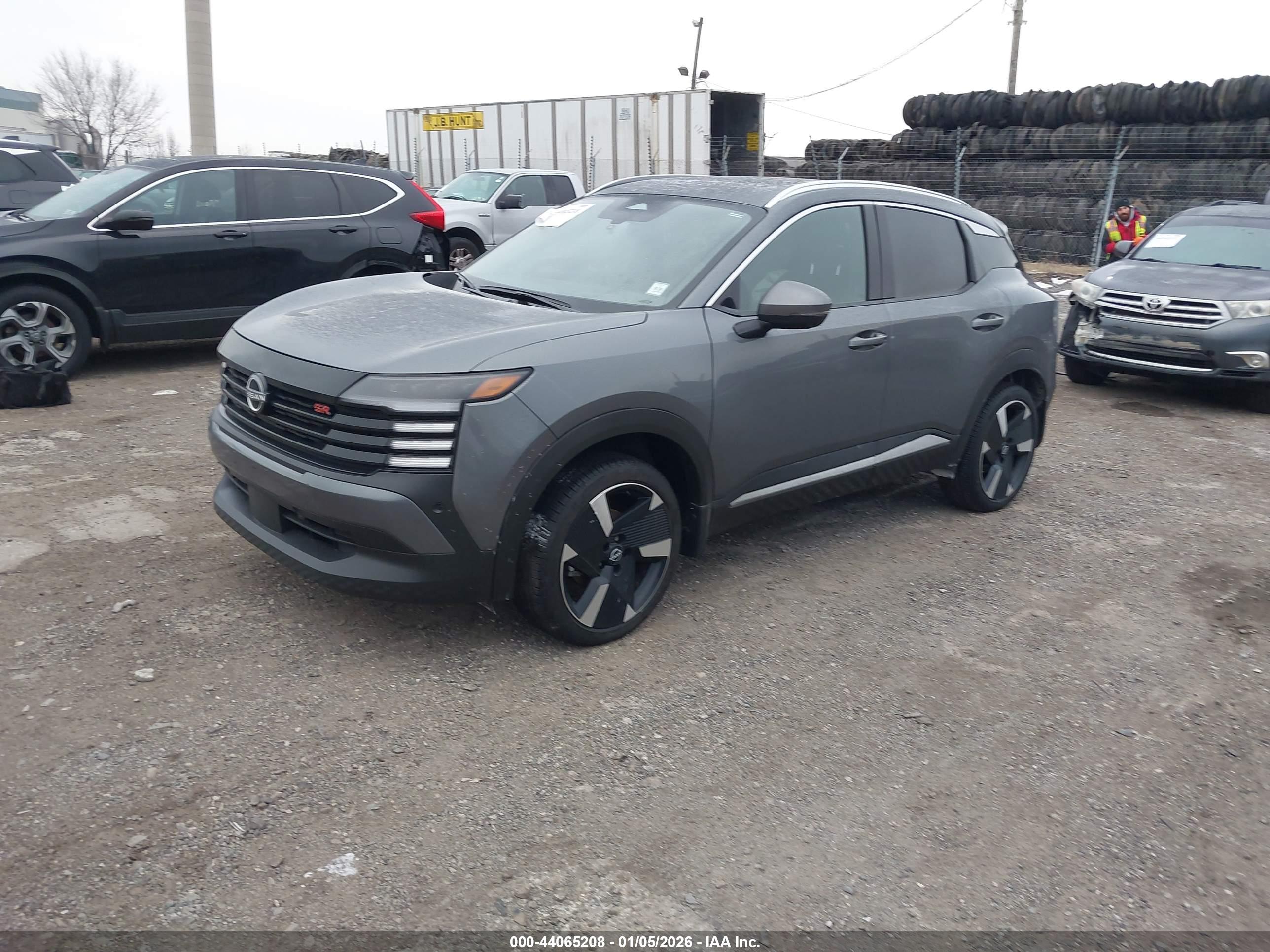 NISSAN KICKS image 2