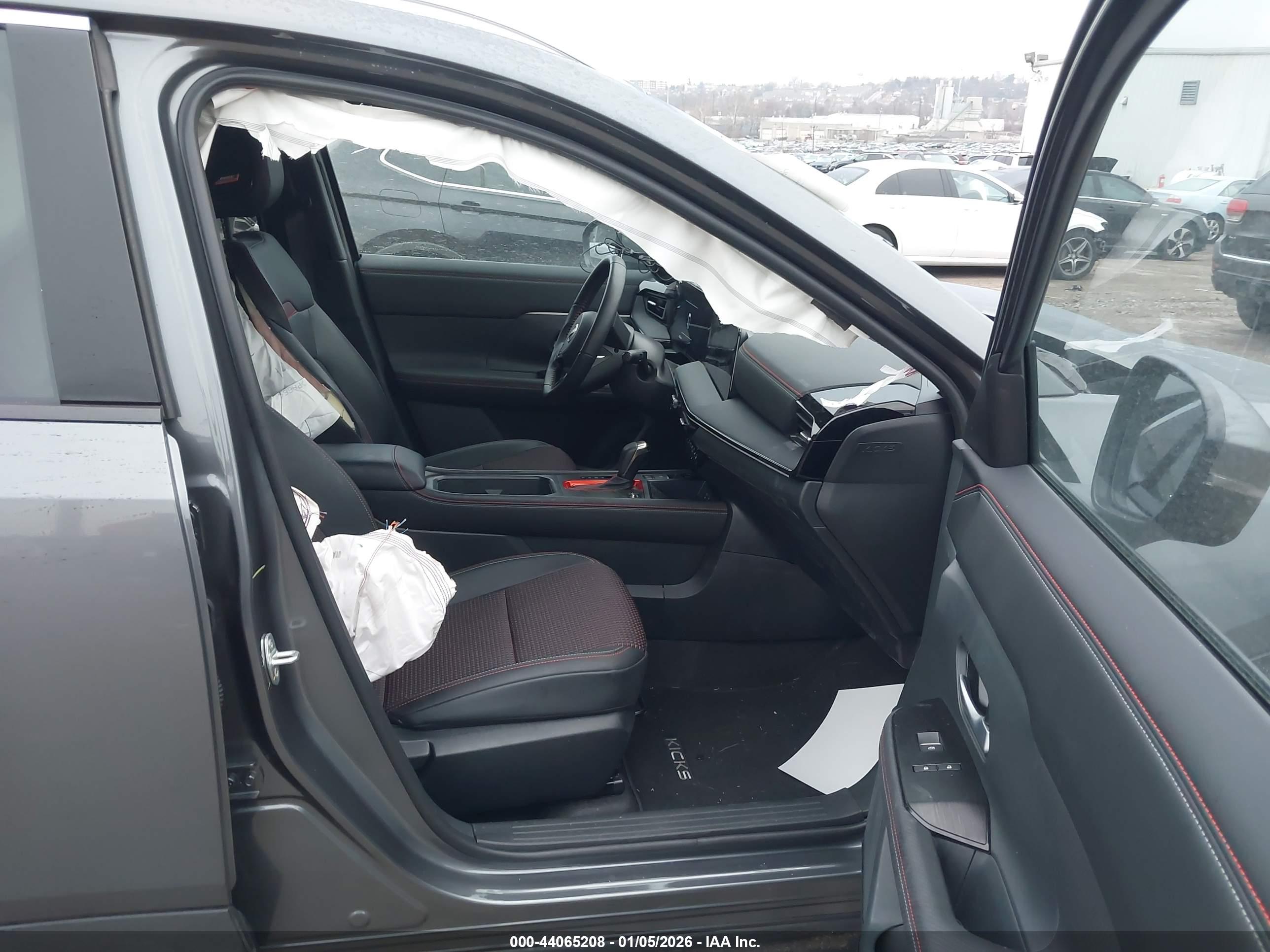 NISSAN KICKS image 5