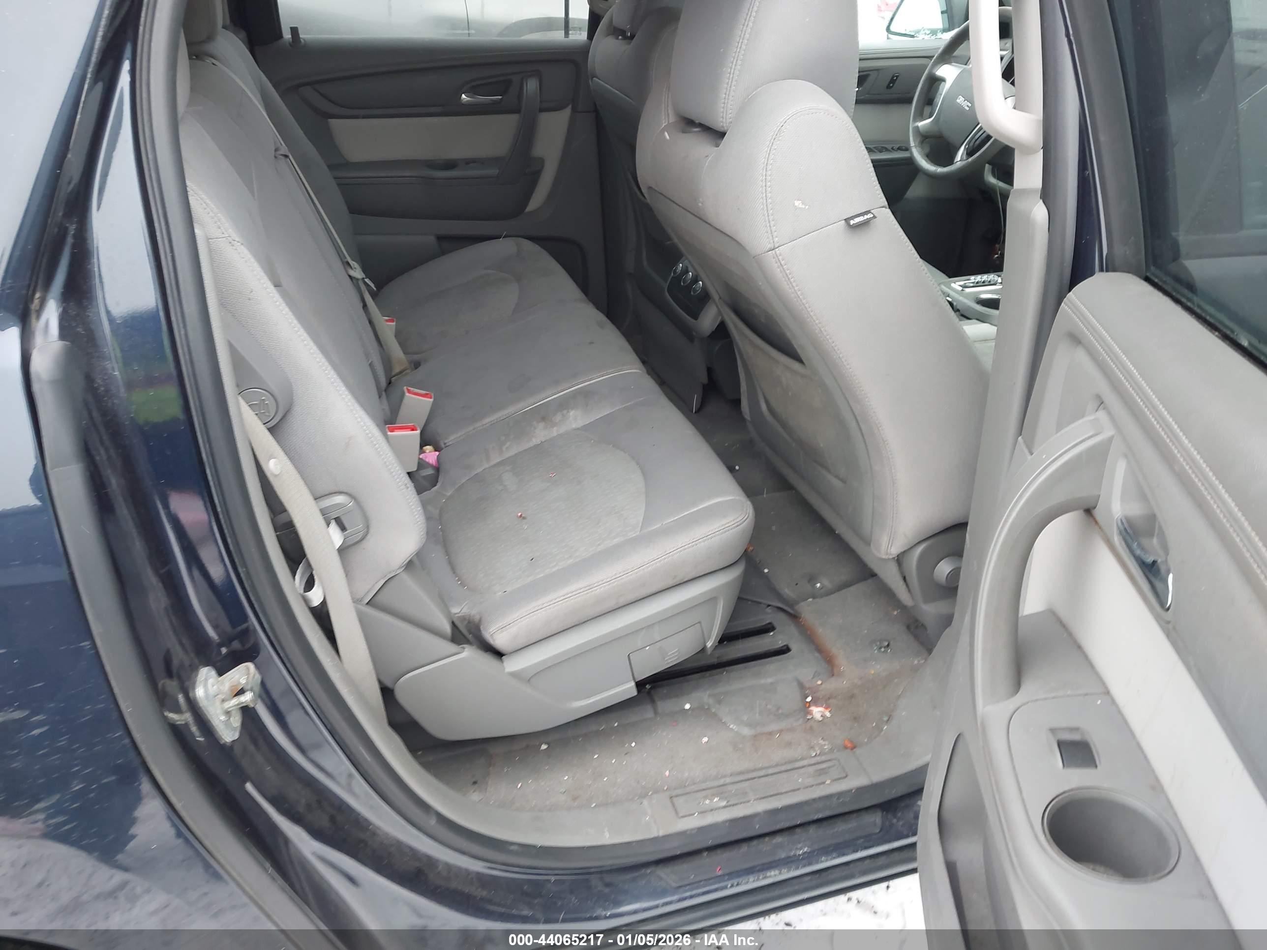 GMC ACADIA image 8