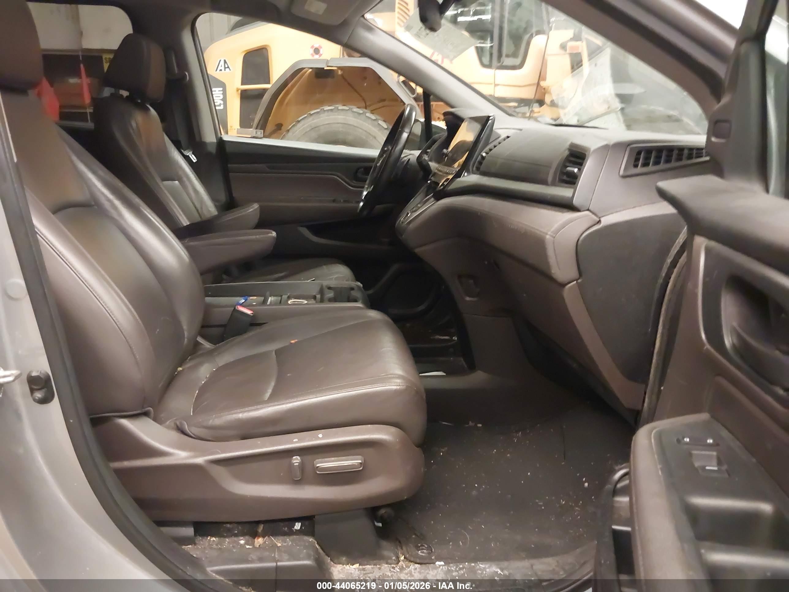HONDA ODYSSEY image 5