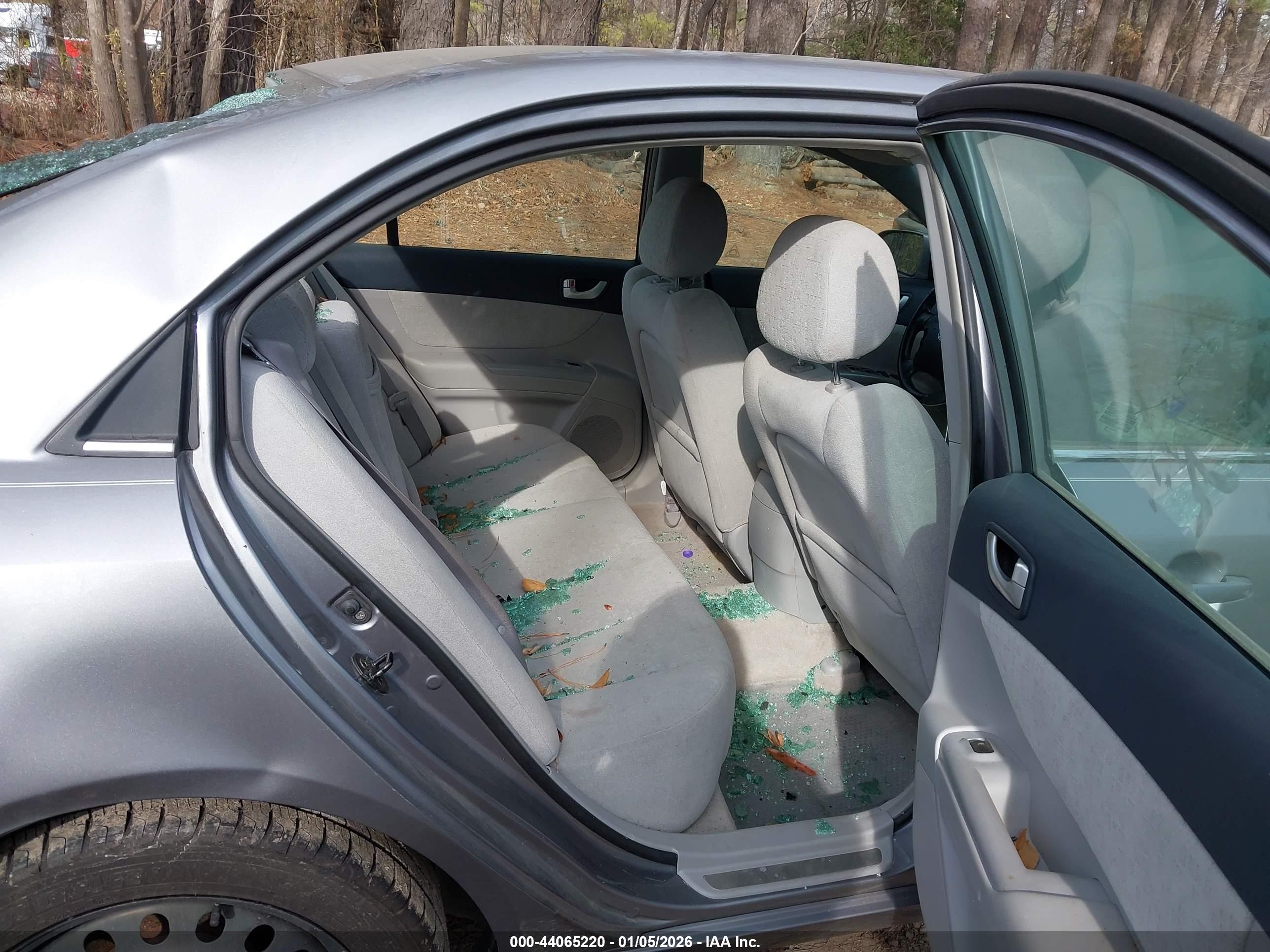 HYUNDAI SONATA image 8