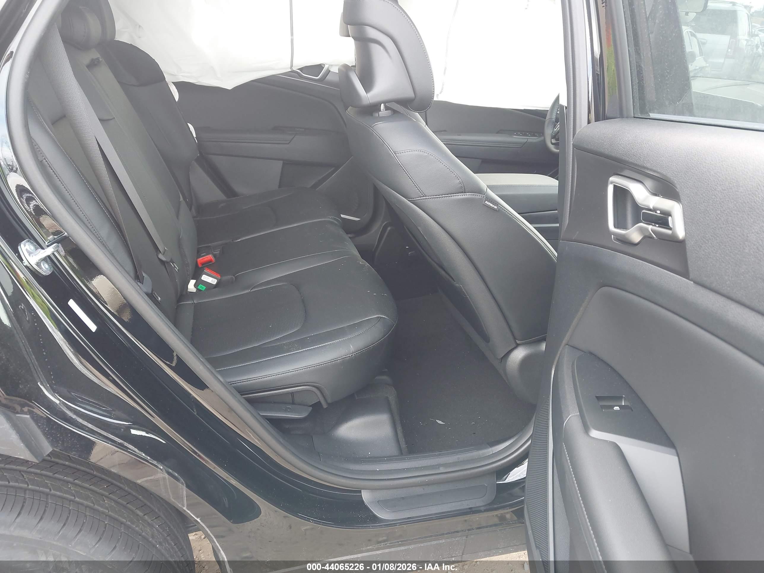 KIA SPORTAGE image 8