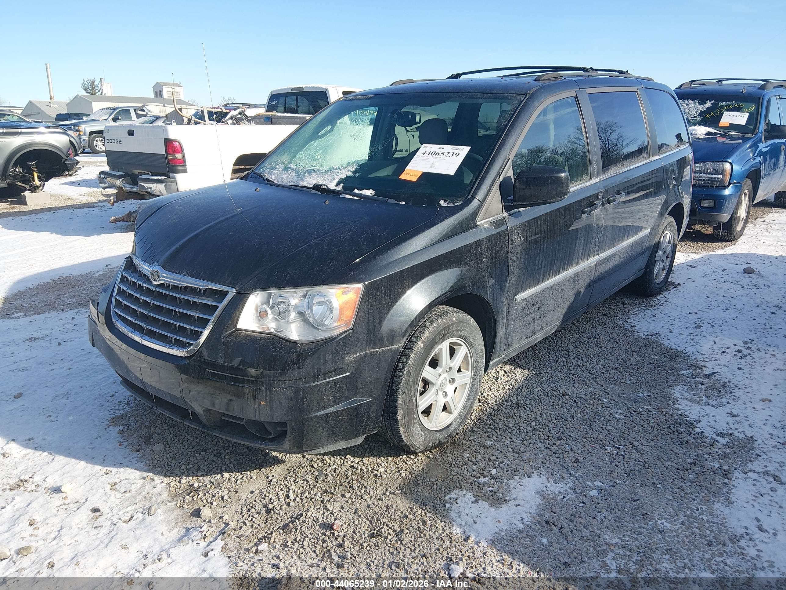 CHRYSLER TOWN image 2