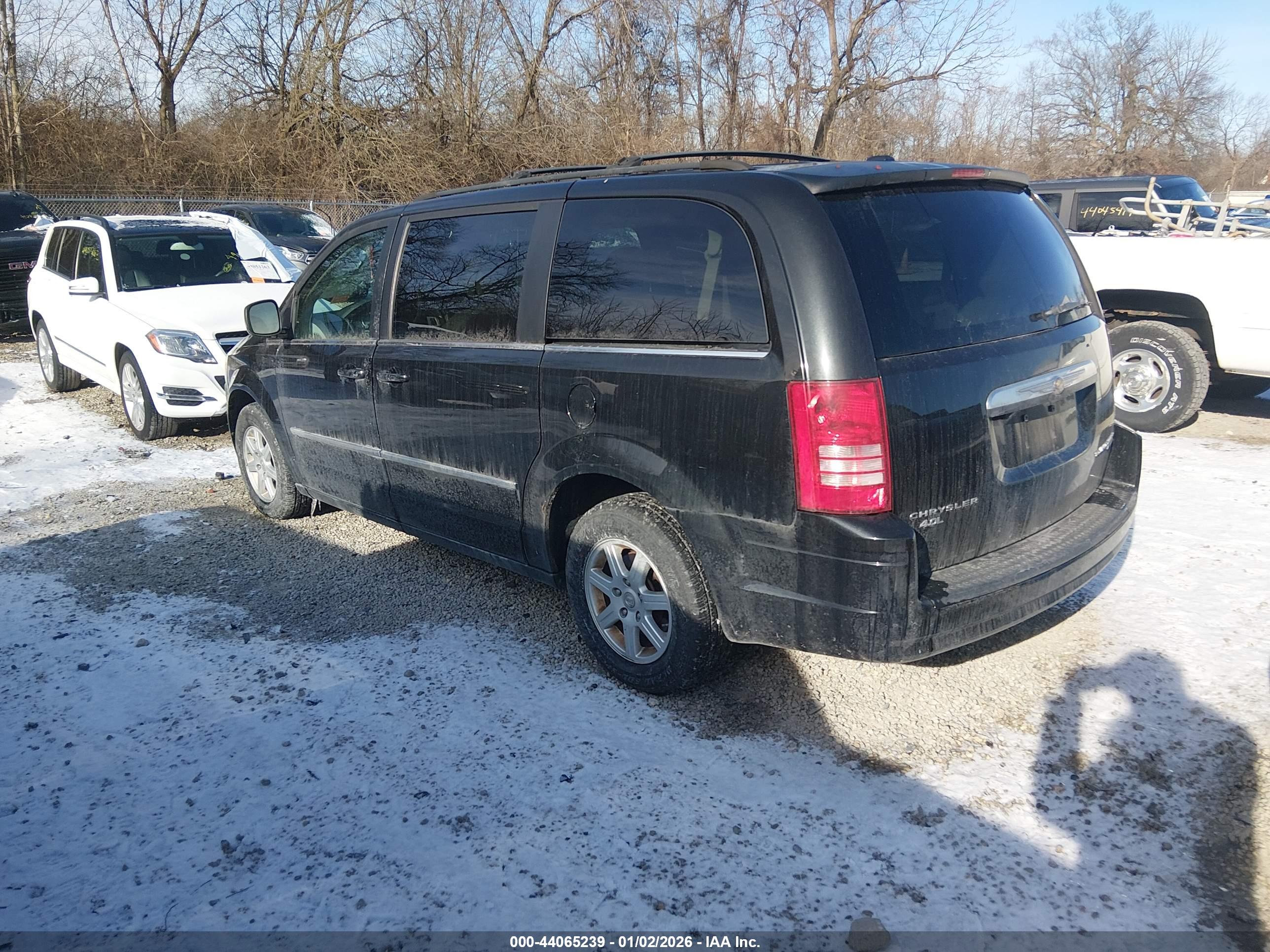 CHRYSLER TOWN image 3