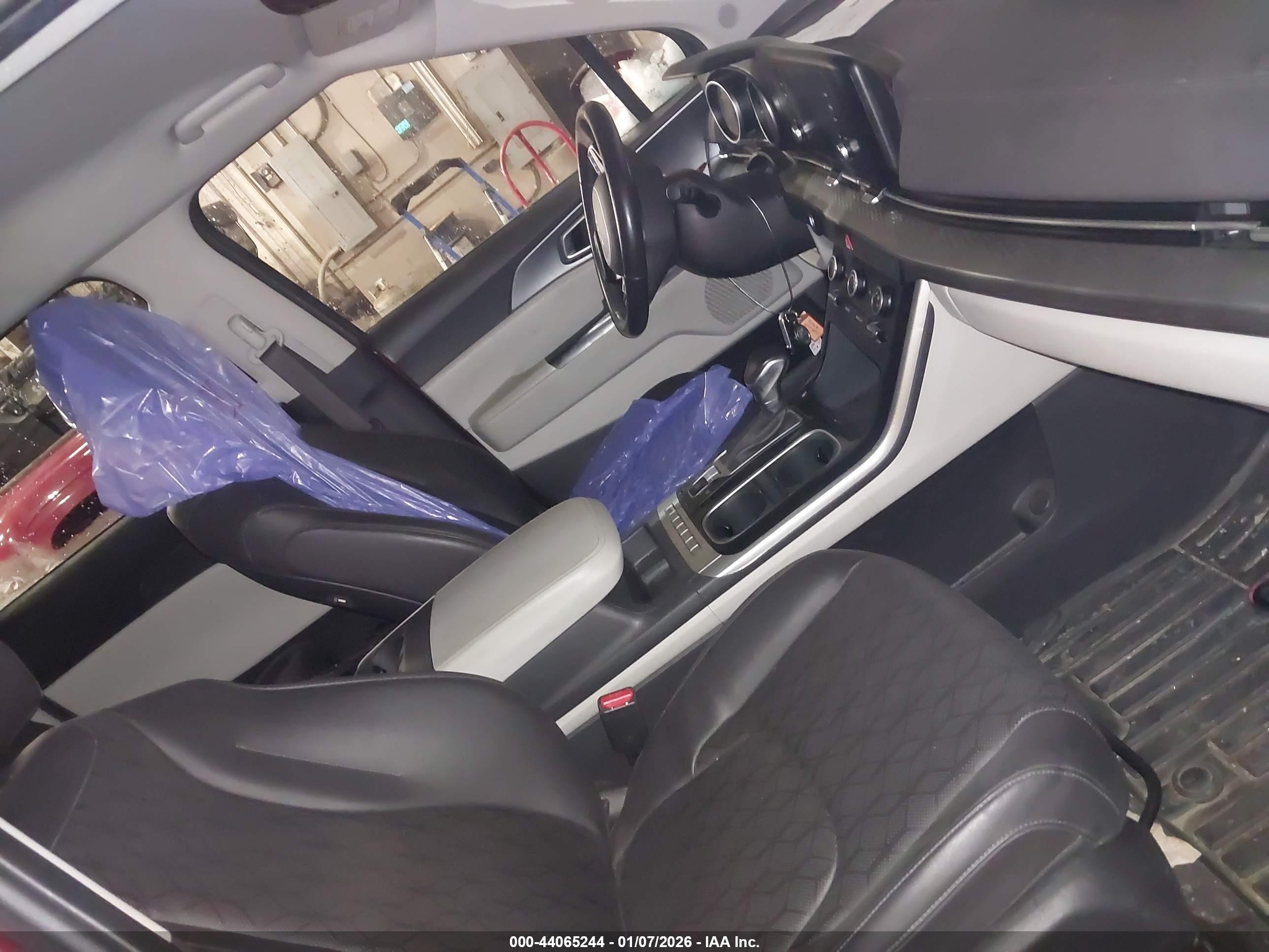 KIA CARNIVAL image 5
