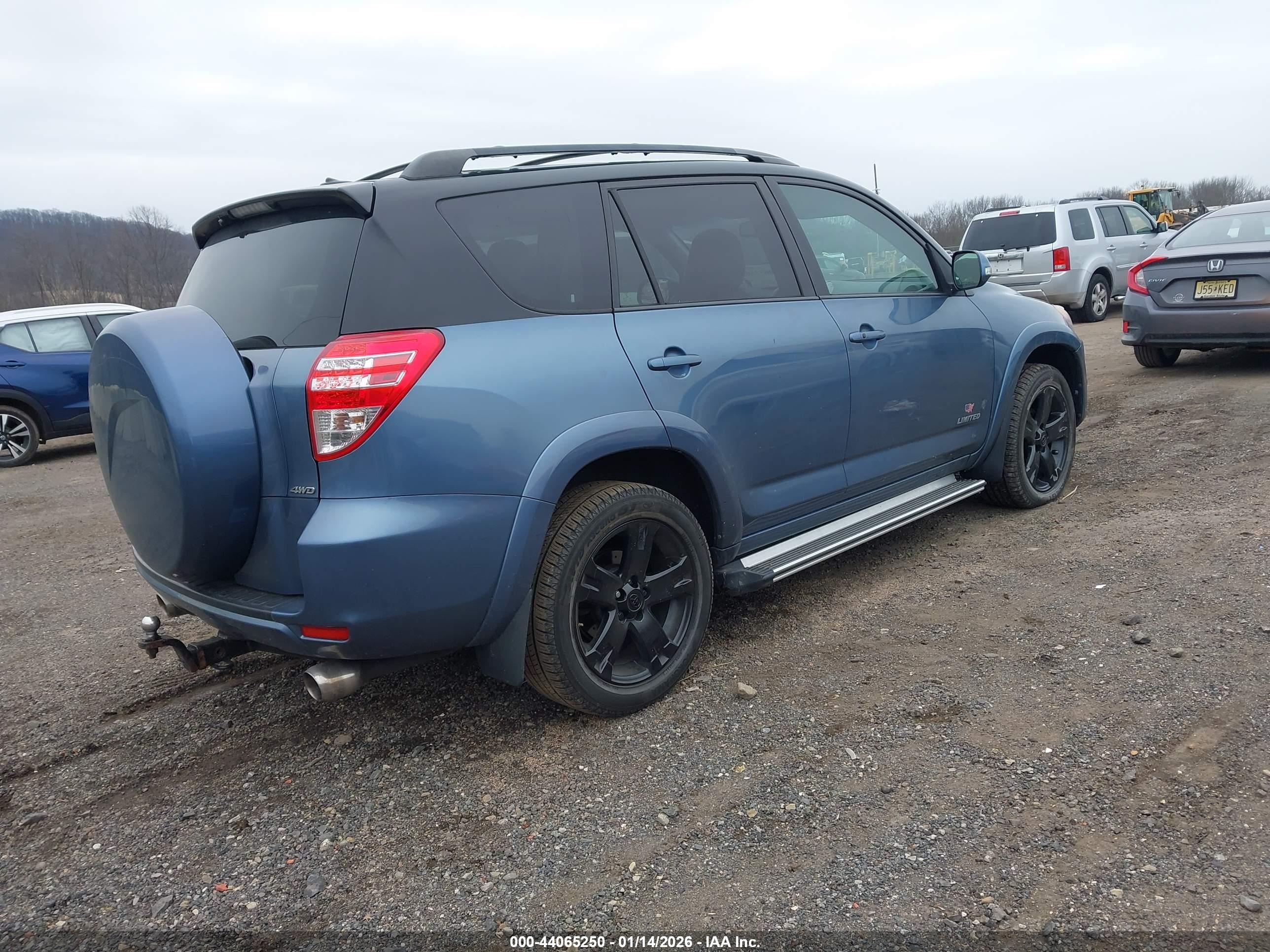 TOYOTA RAV4 image 4