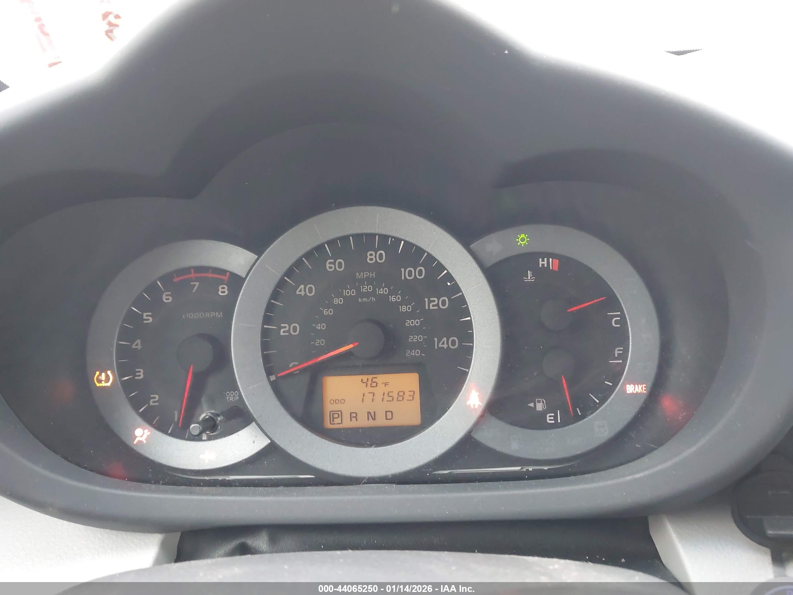 TOYOTA RAV4 image 7