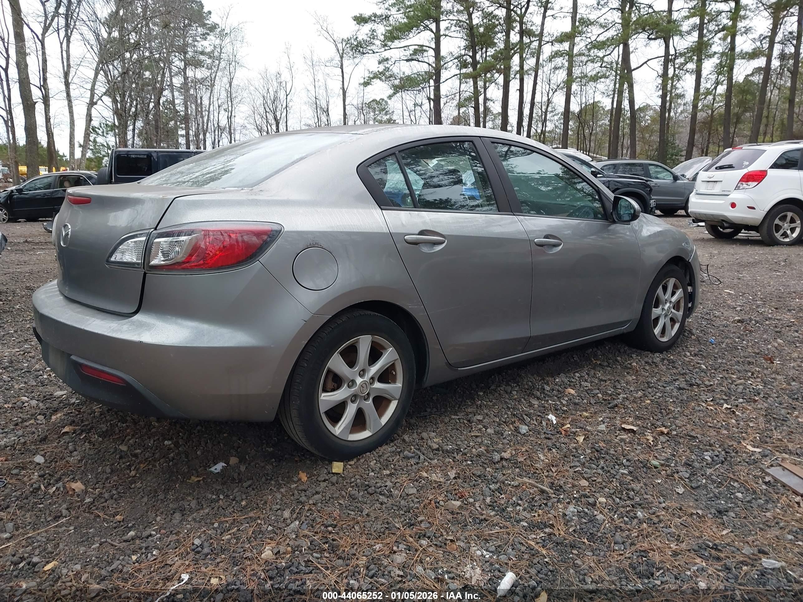 MAZDA MAZDA3 image 4