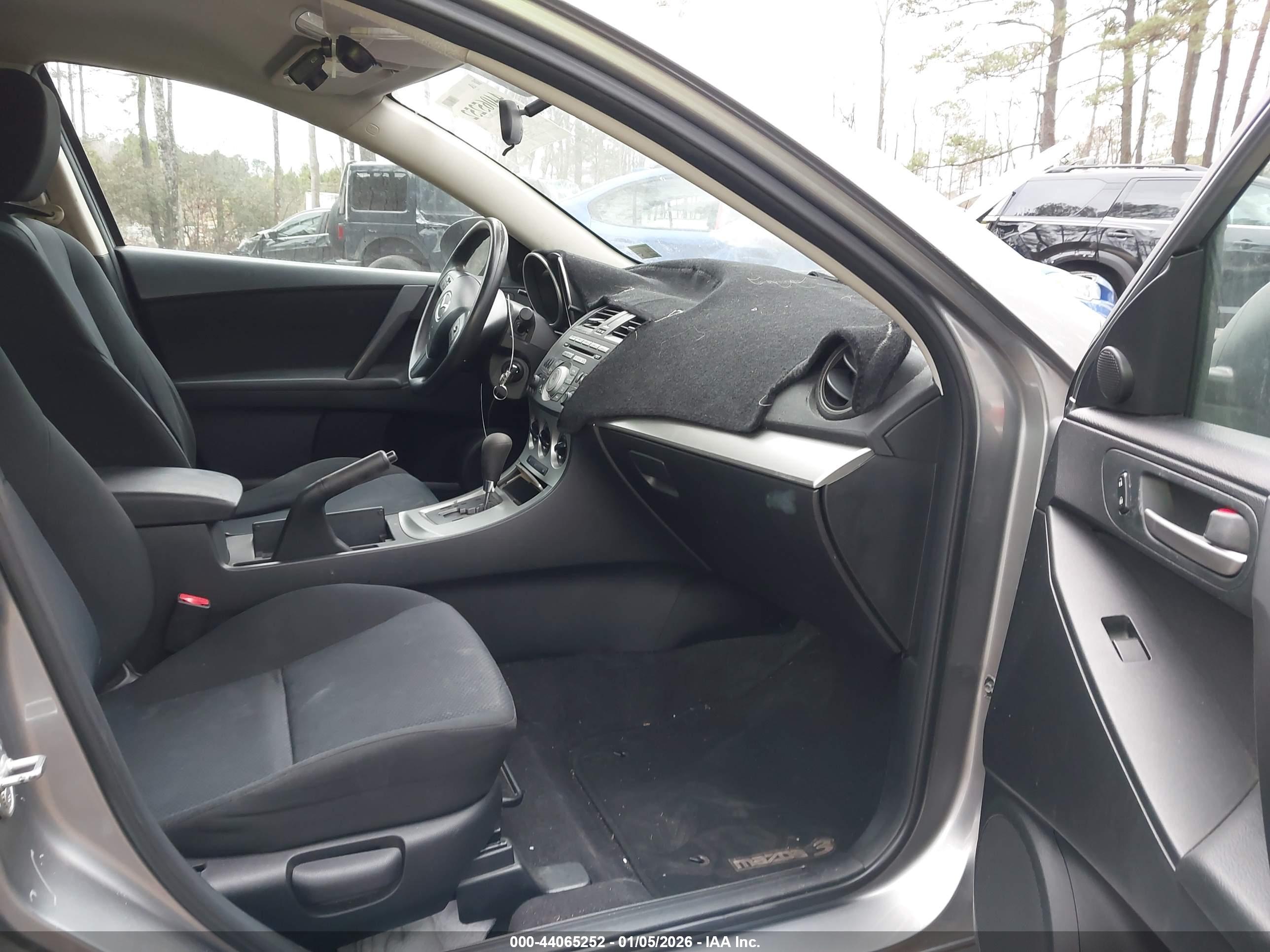 MAZDA MAZDA3 image 5