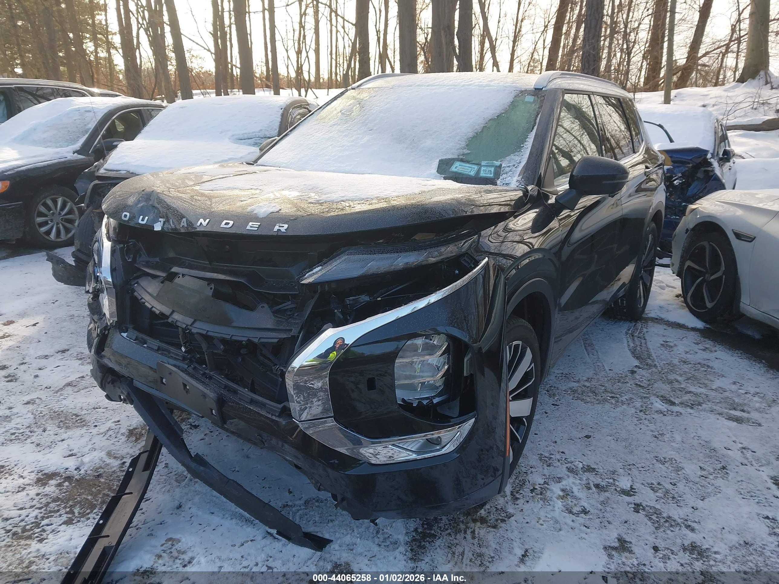 MITSUBISHI OUTLANDER image 6