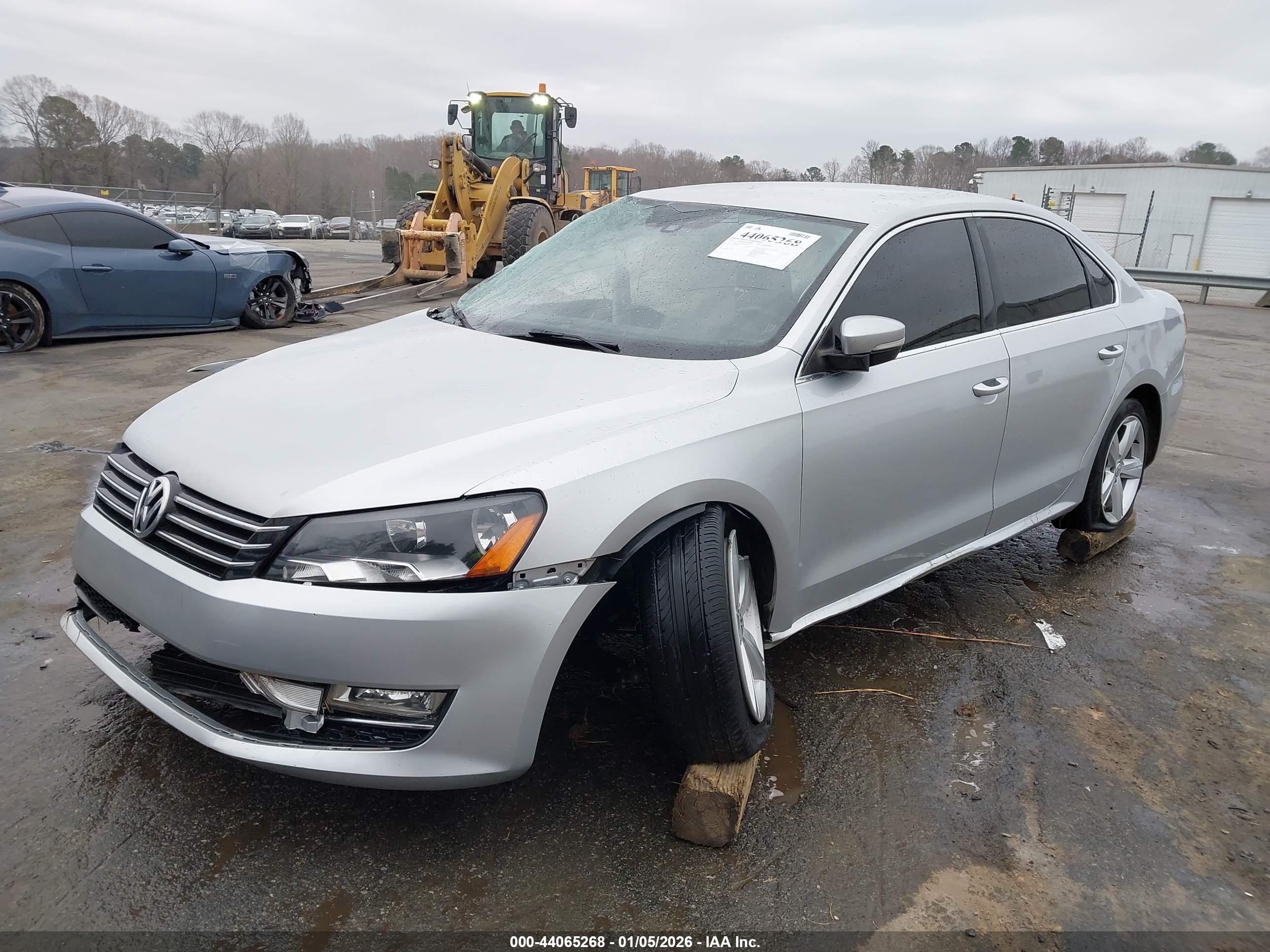 VOLKSWAGEN PASSAT image 2