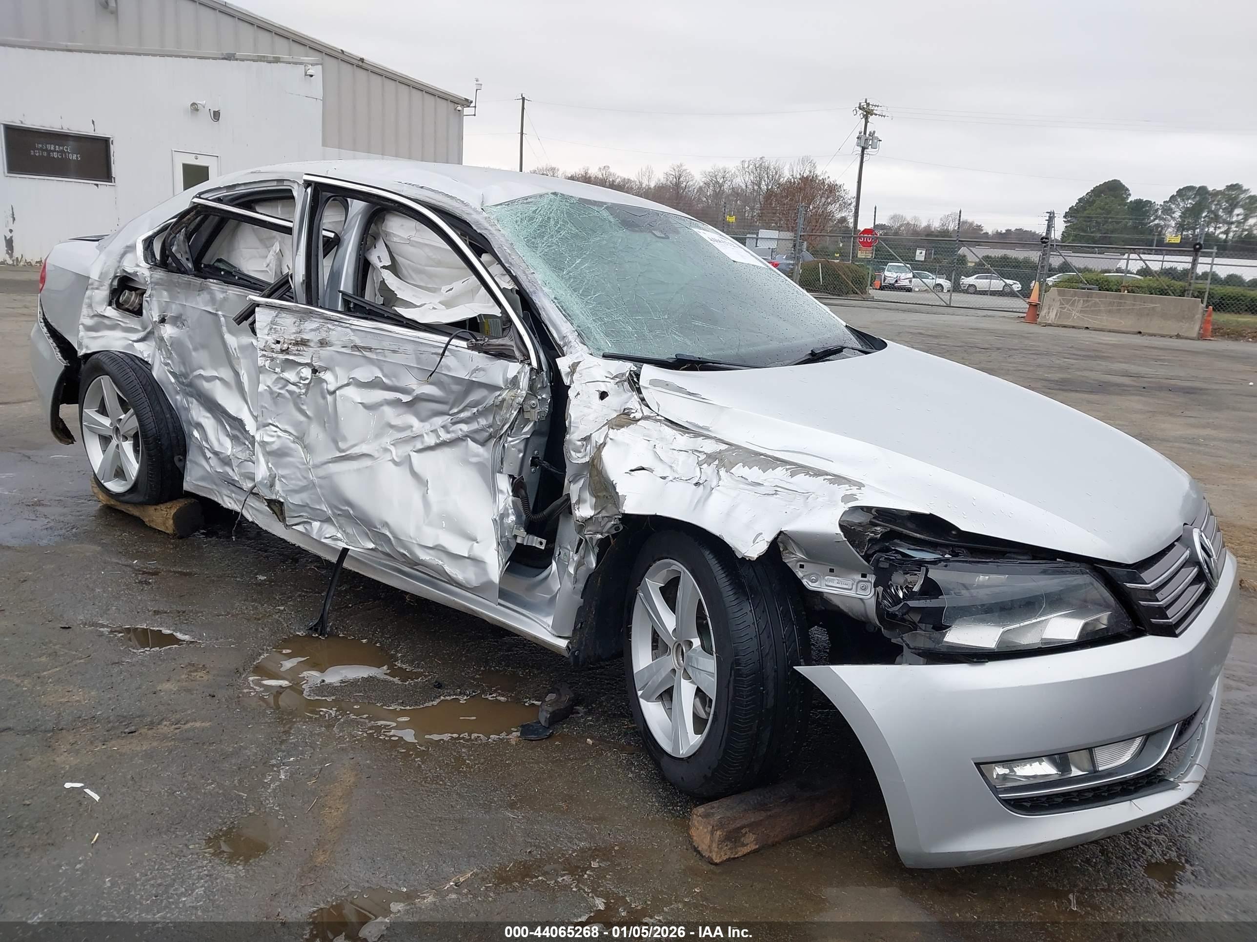 VOLKSWAGEN PASSAT image 6