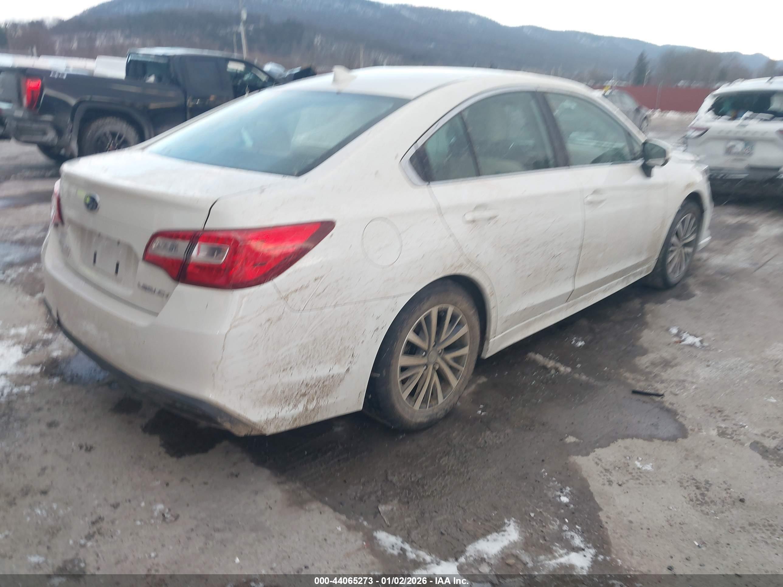 SUBARU LEGACY image 4
