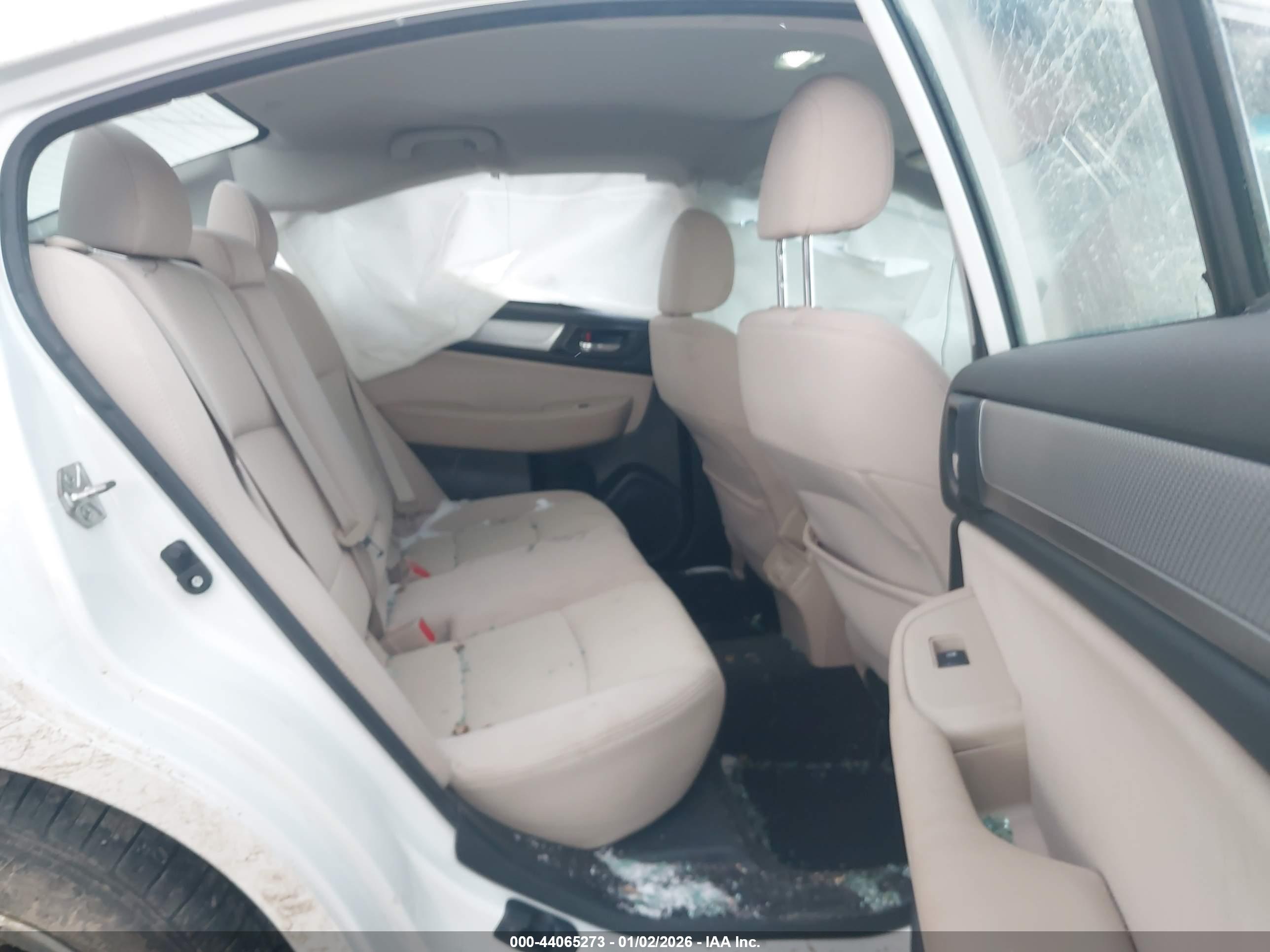 SUBARU LEGACY image 8
