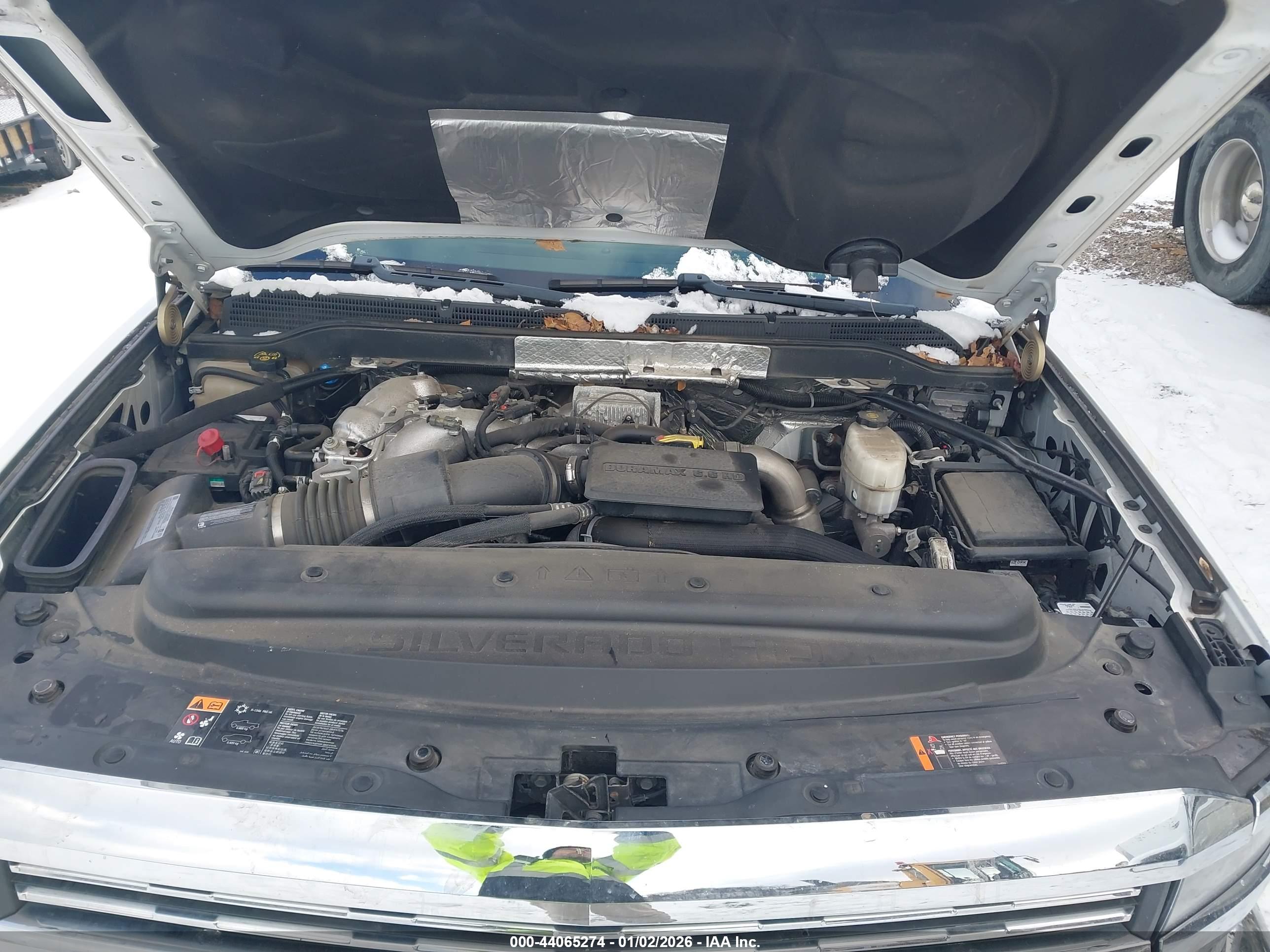 CHEVROLET SILVERADO image 10