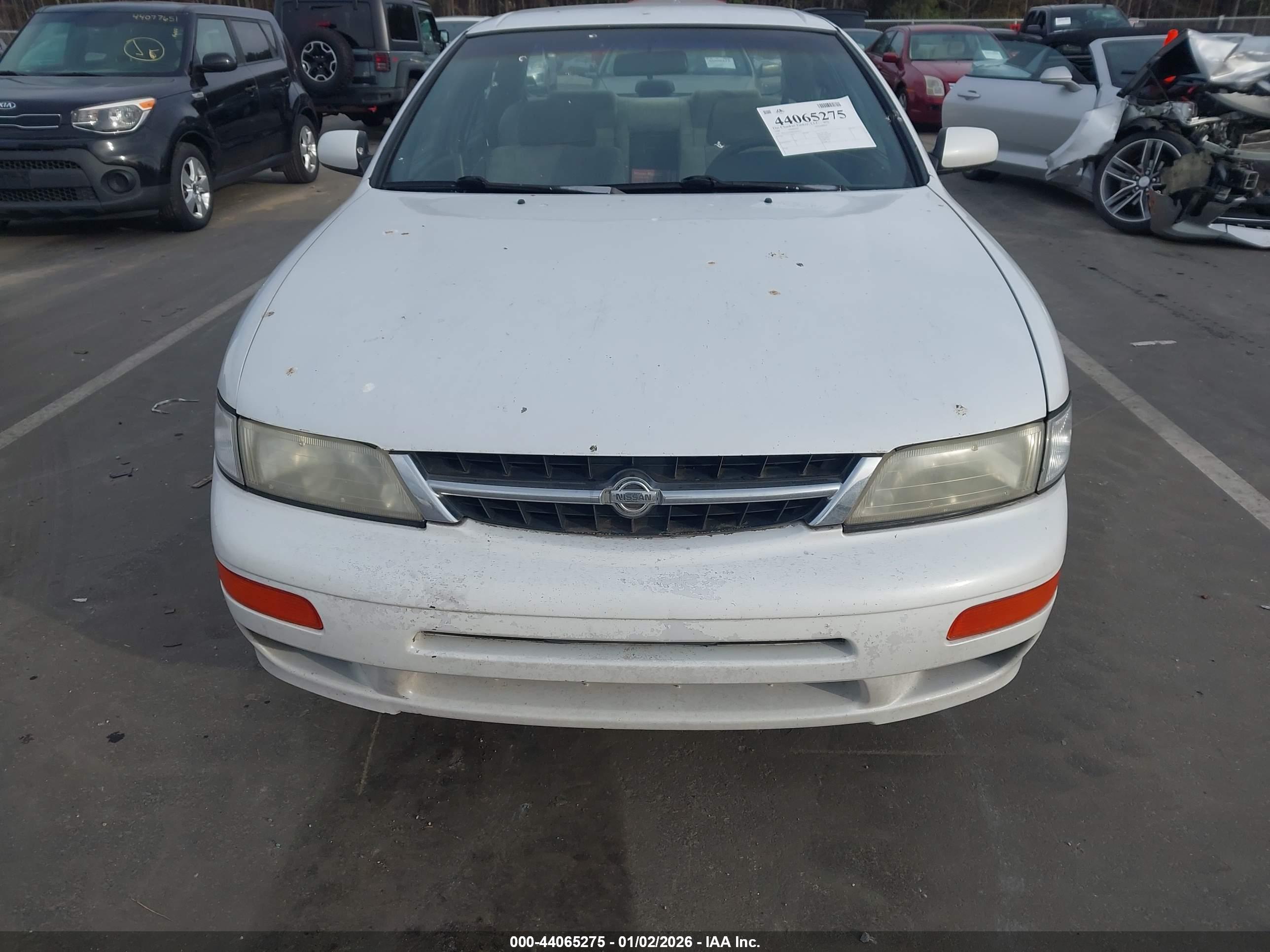 NISSAN MAXIMA image 6