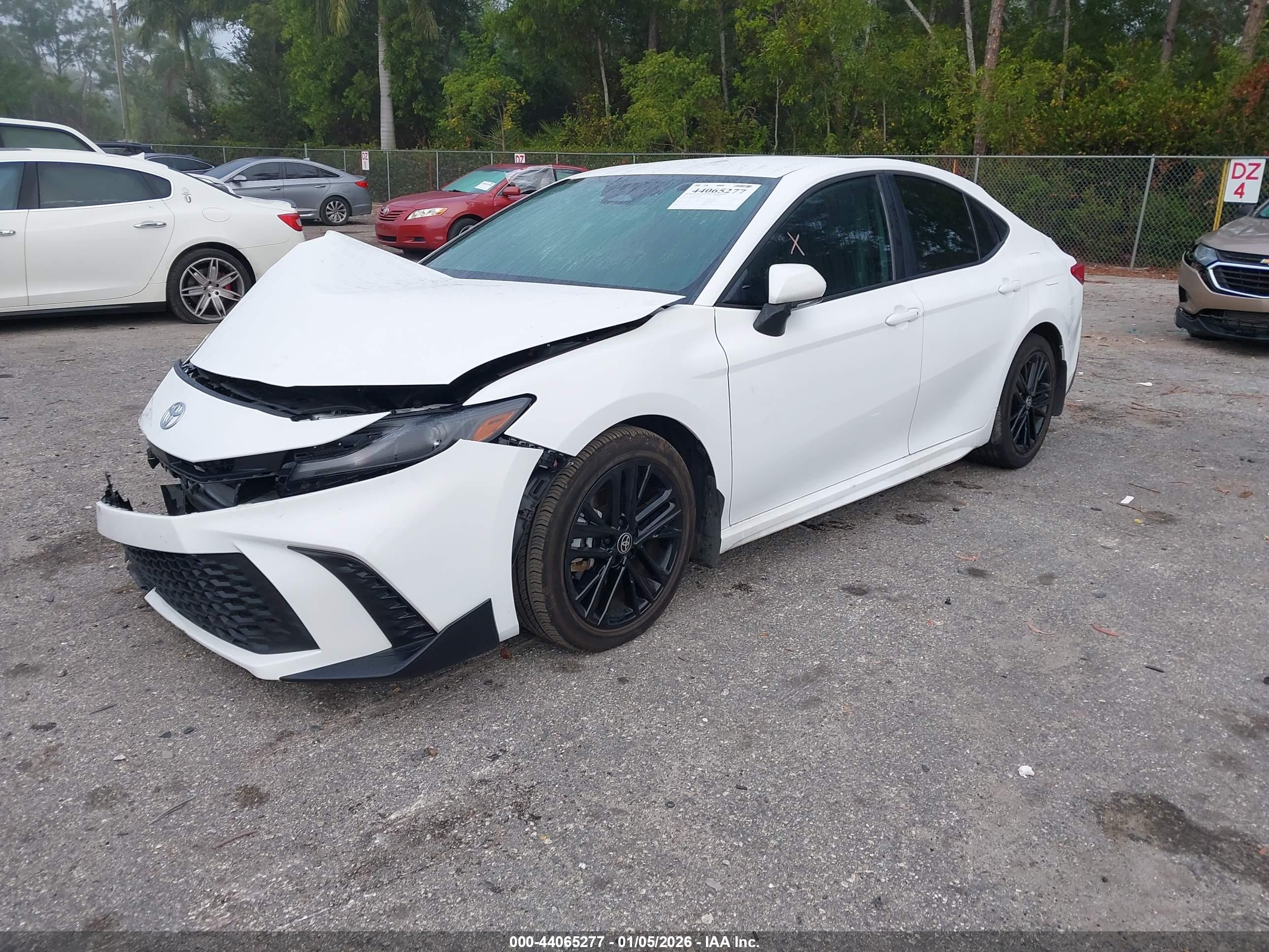 TOYOTA CAMRY image 2