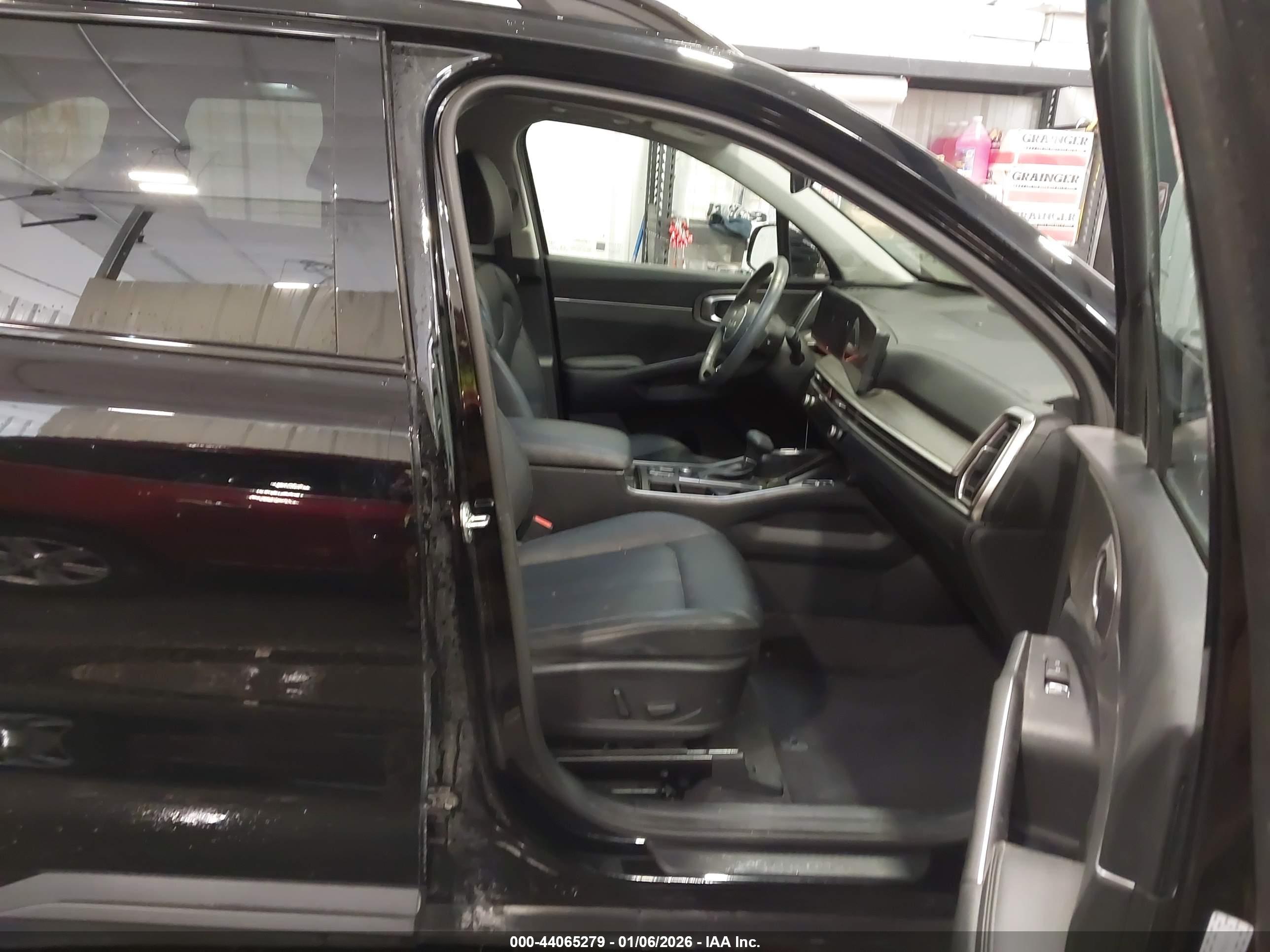 KIA SORENTO image 5