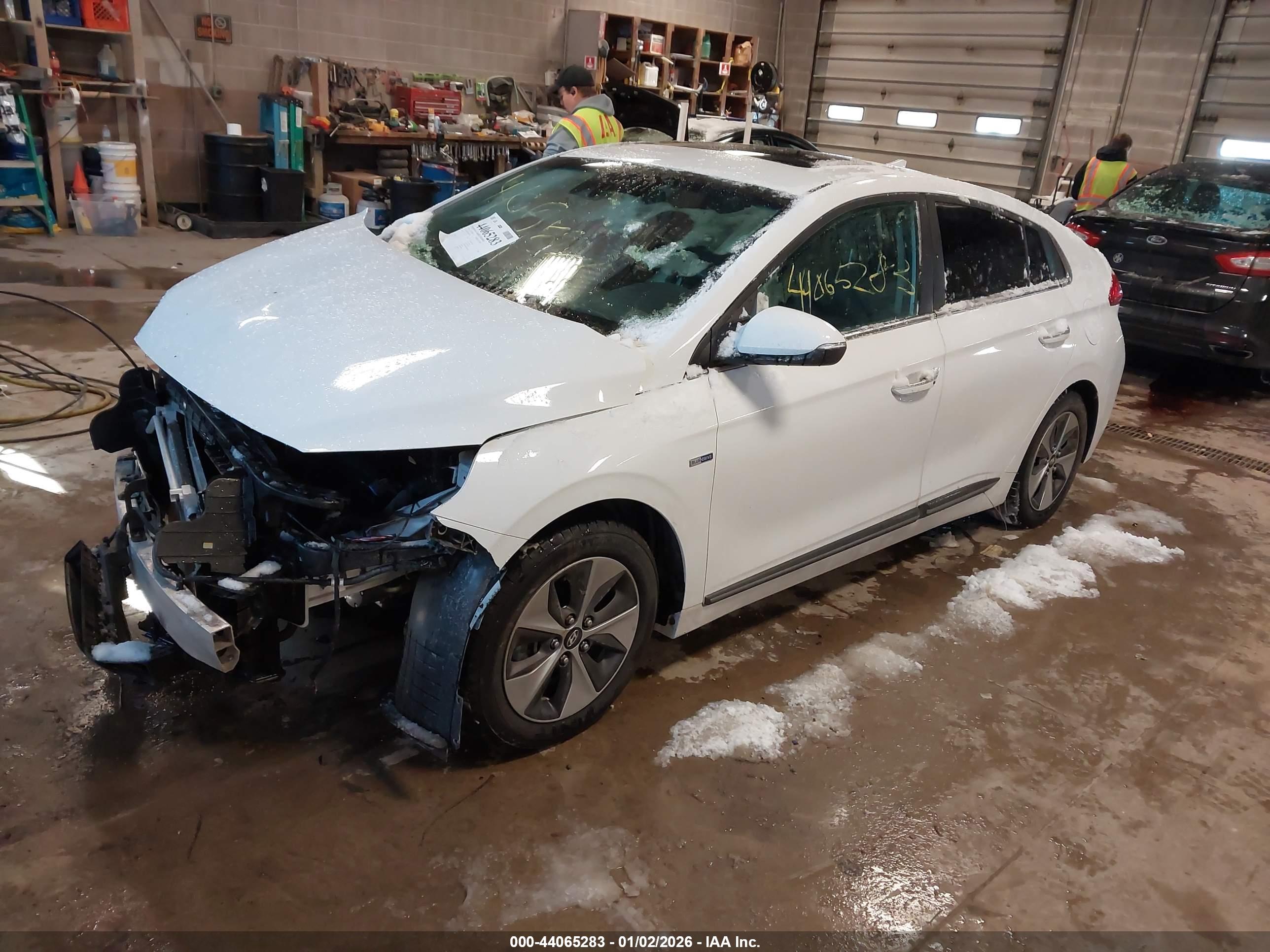 HYUNDAI IONIQ image 2