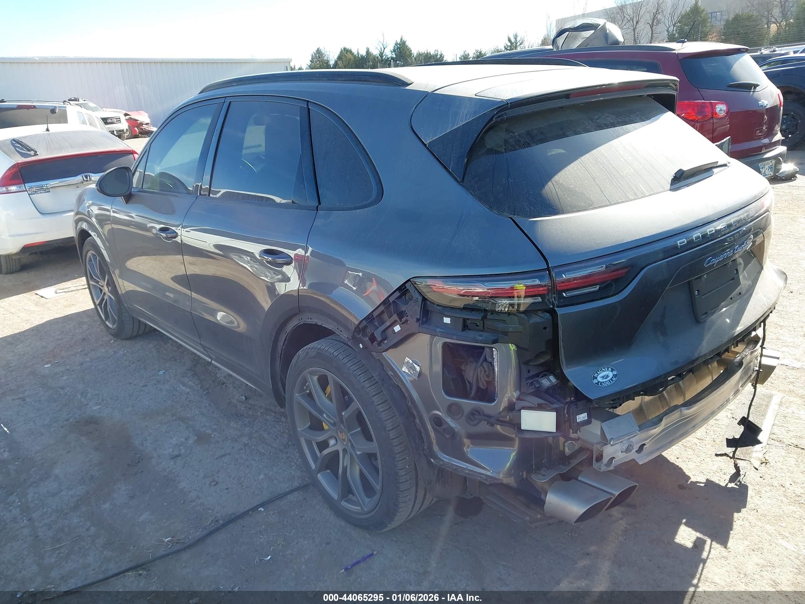 PORSCHE CAYENNE image 3