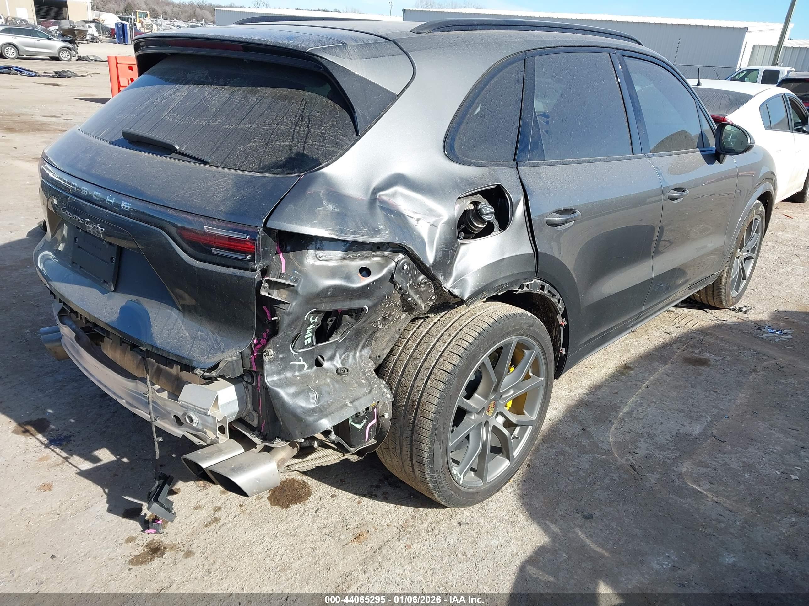 PORSCHE CAYENNE image 4