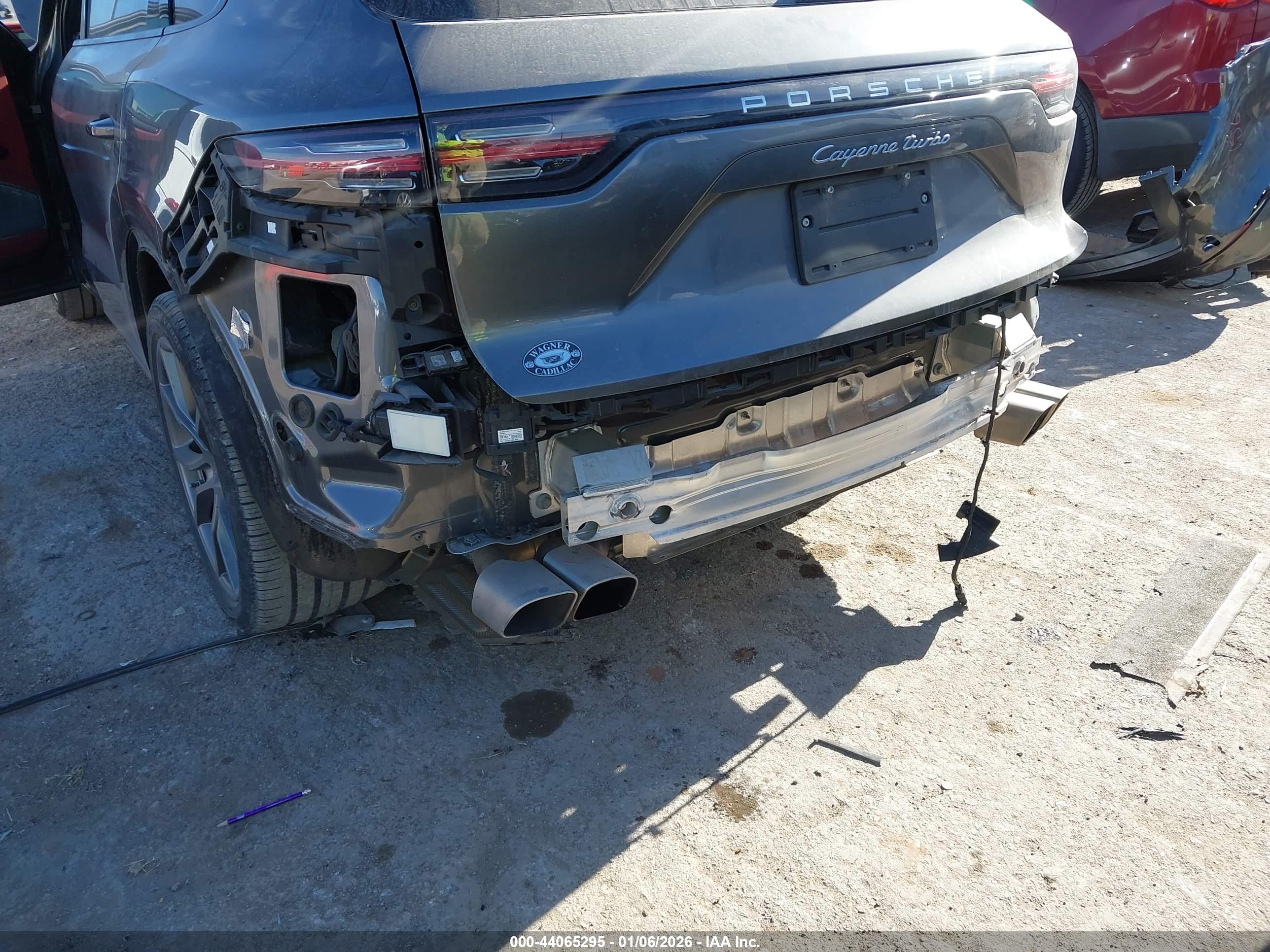 PORSCHE CAYENNE image 6