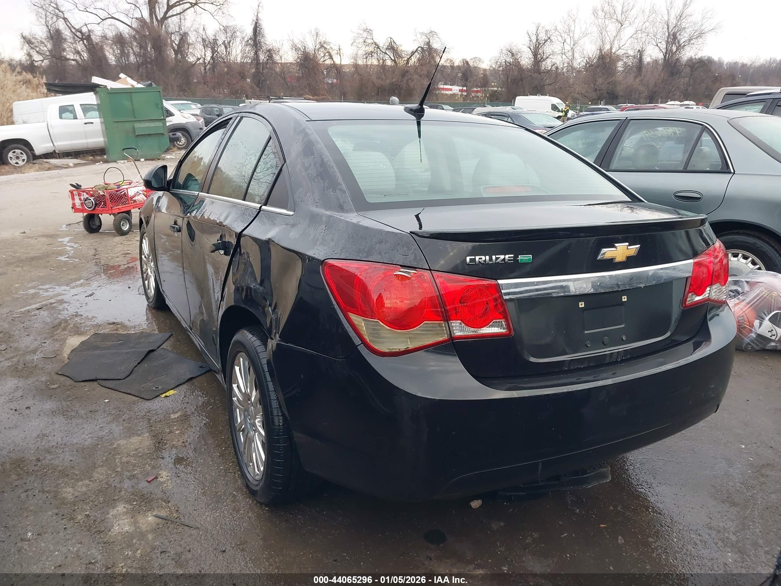 CHEVROLET CRUZE image 3
