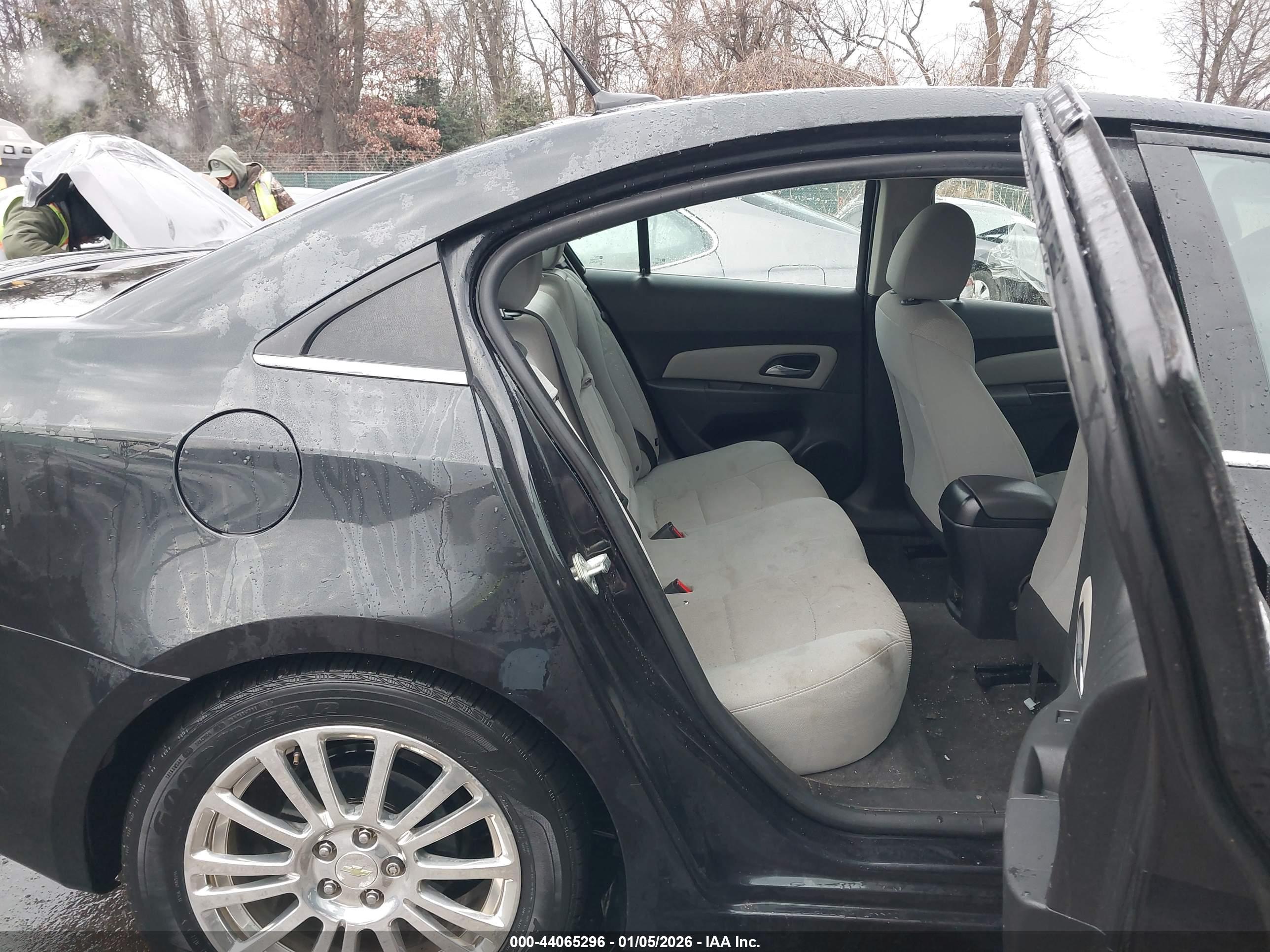 CHEVROLET CRUZE image 8
