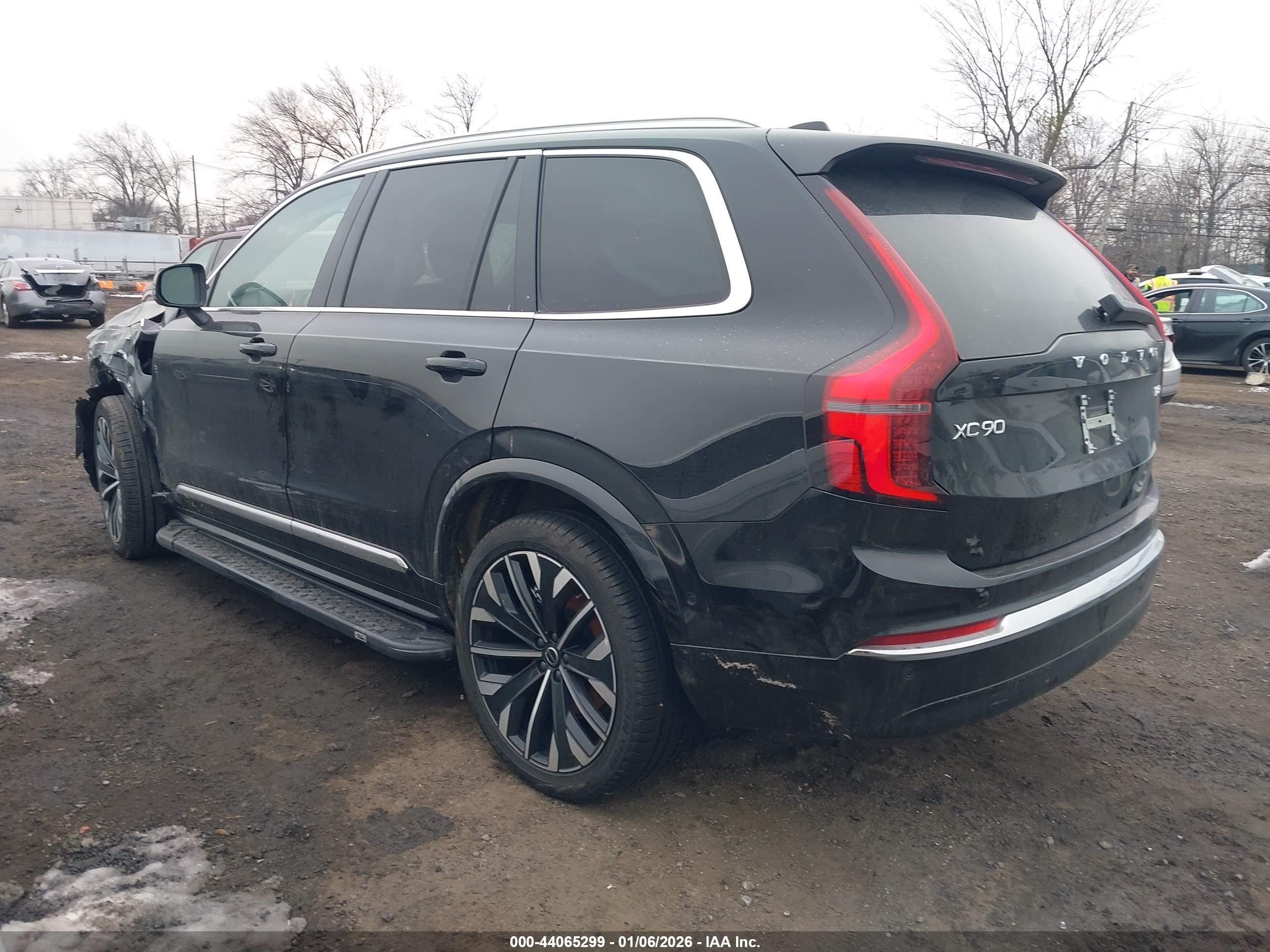 VOLVO XC90 image 3