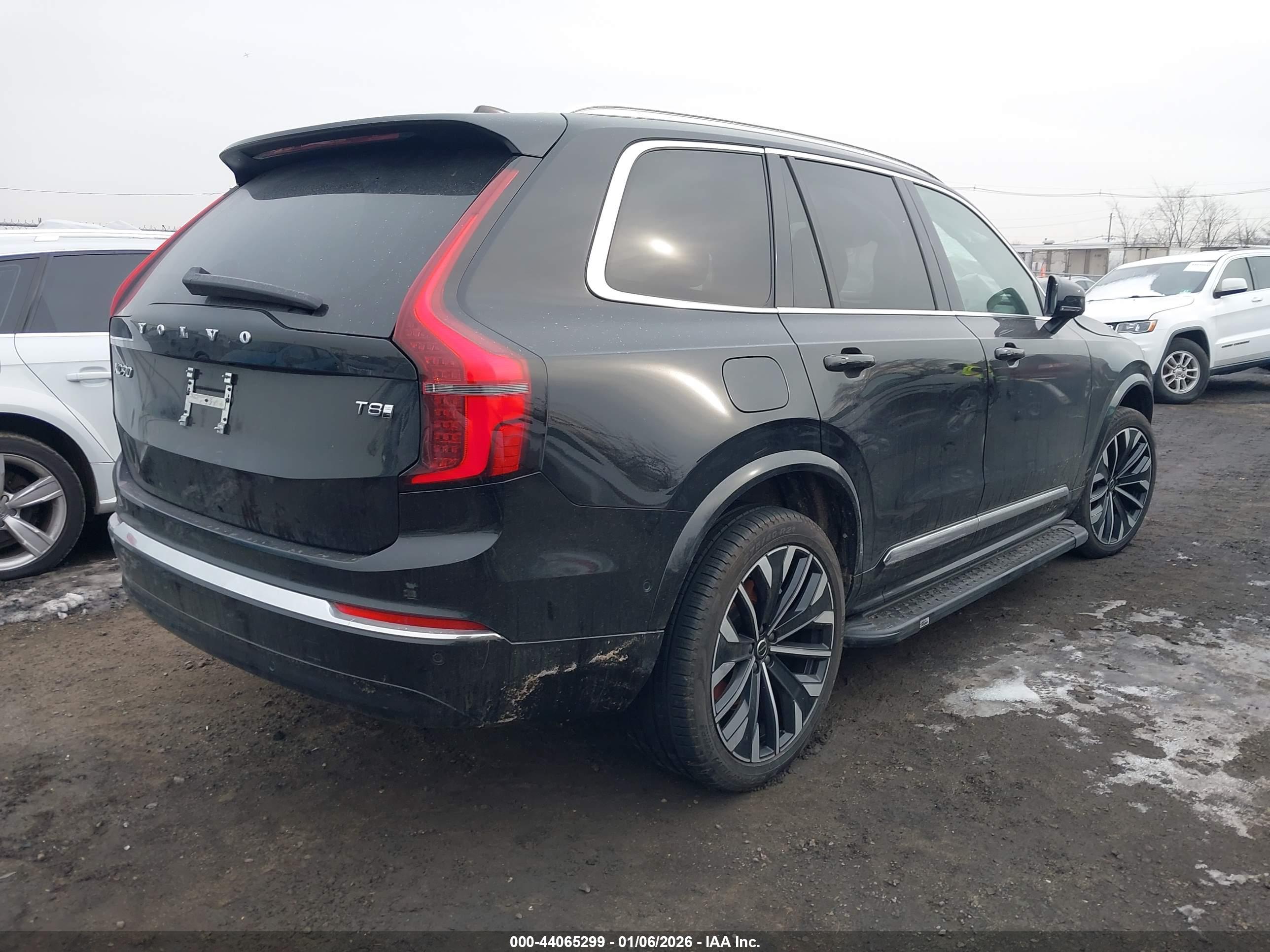 VOLVO XC90 image 4