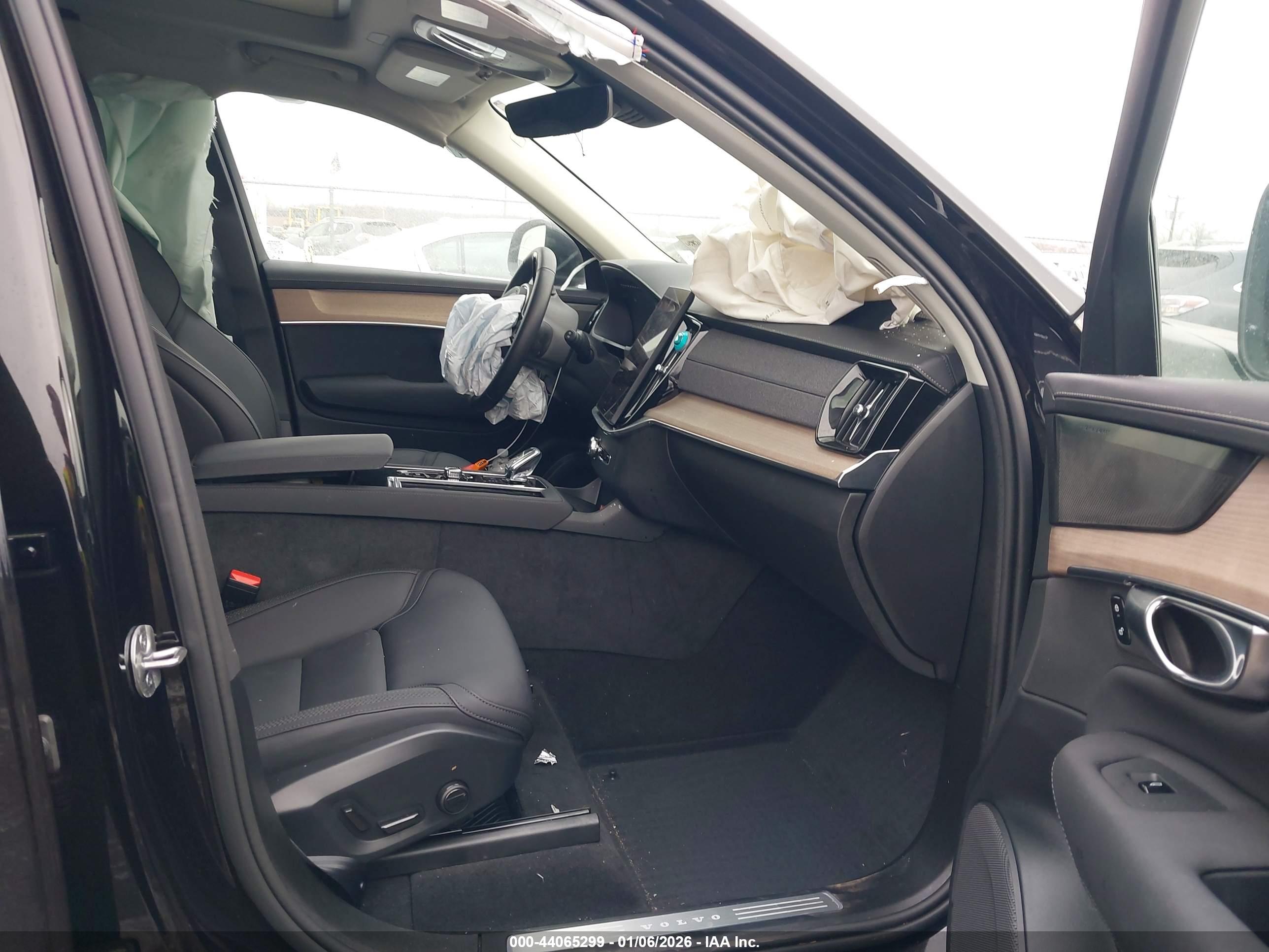 VOLVO XC90 image 5