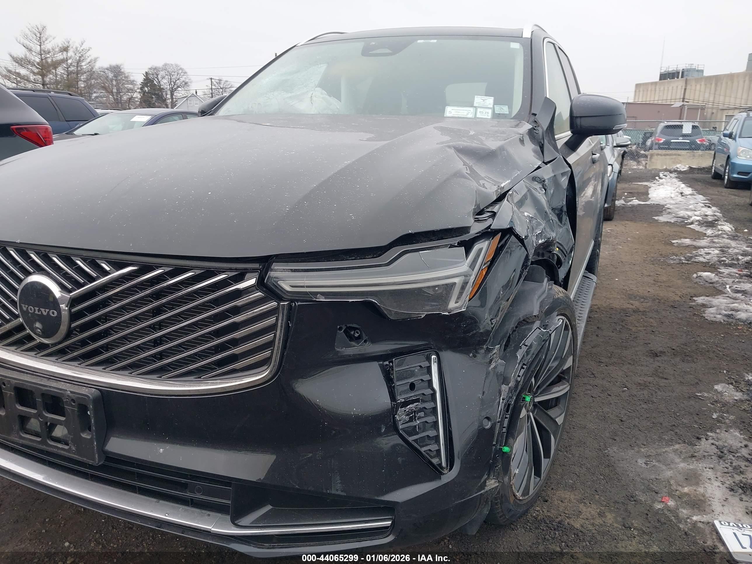 VOLVO XC90 image 6