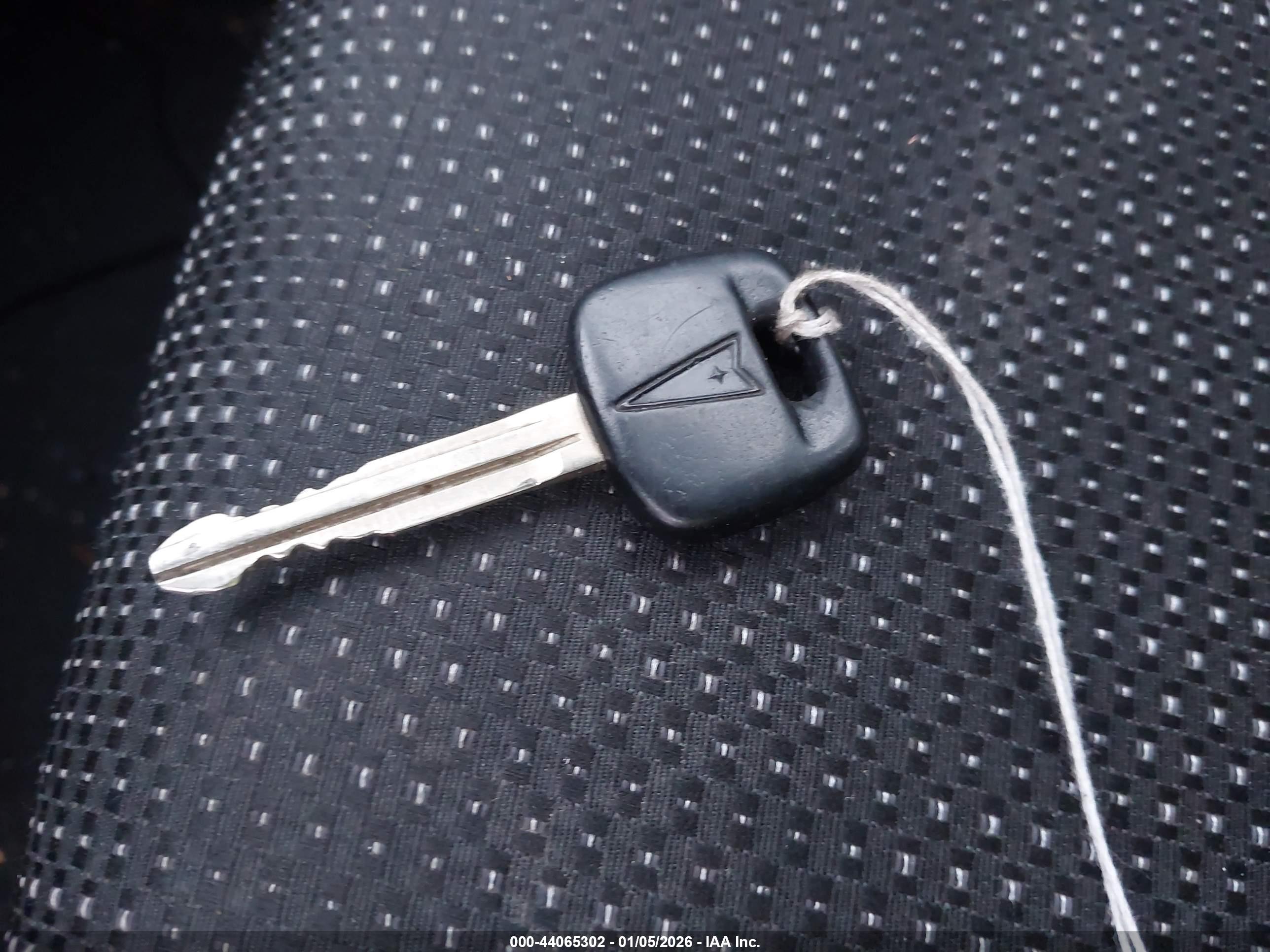 PONTIAC VIBE image 11