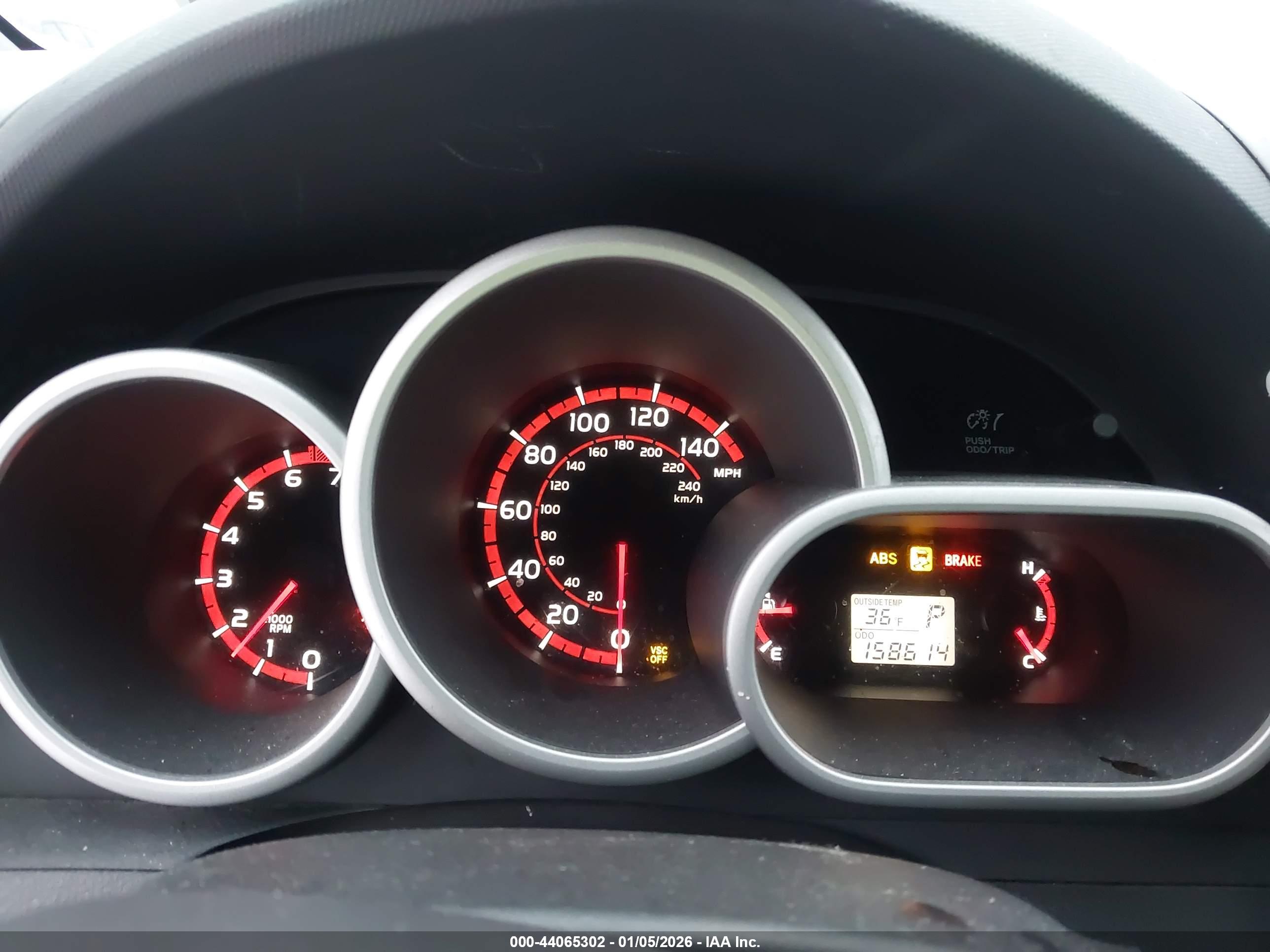 PONTIAC VIBE image 7