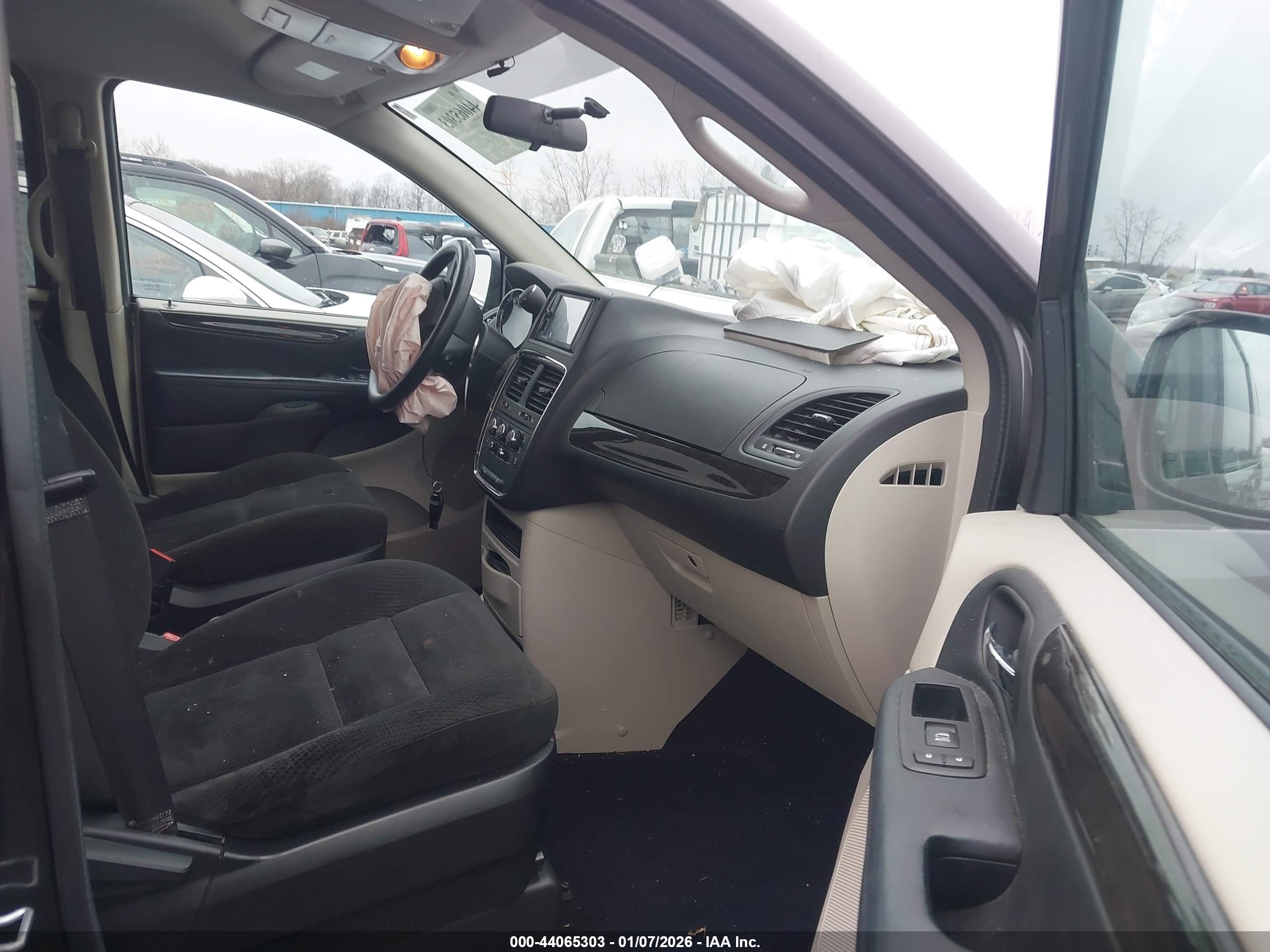 DODGE GRAND image 5