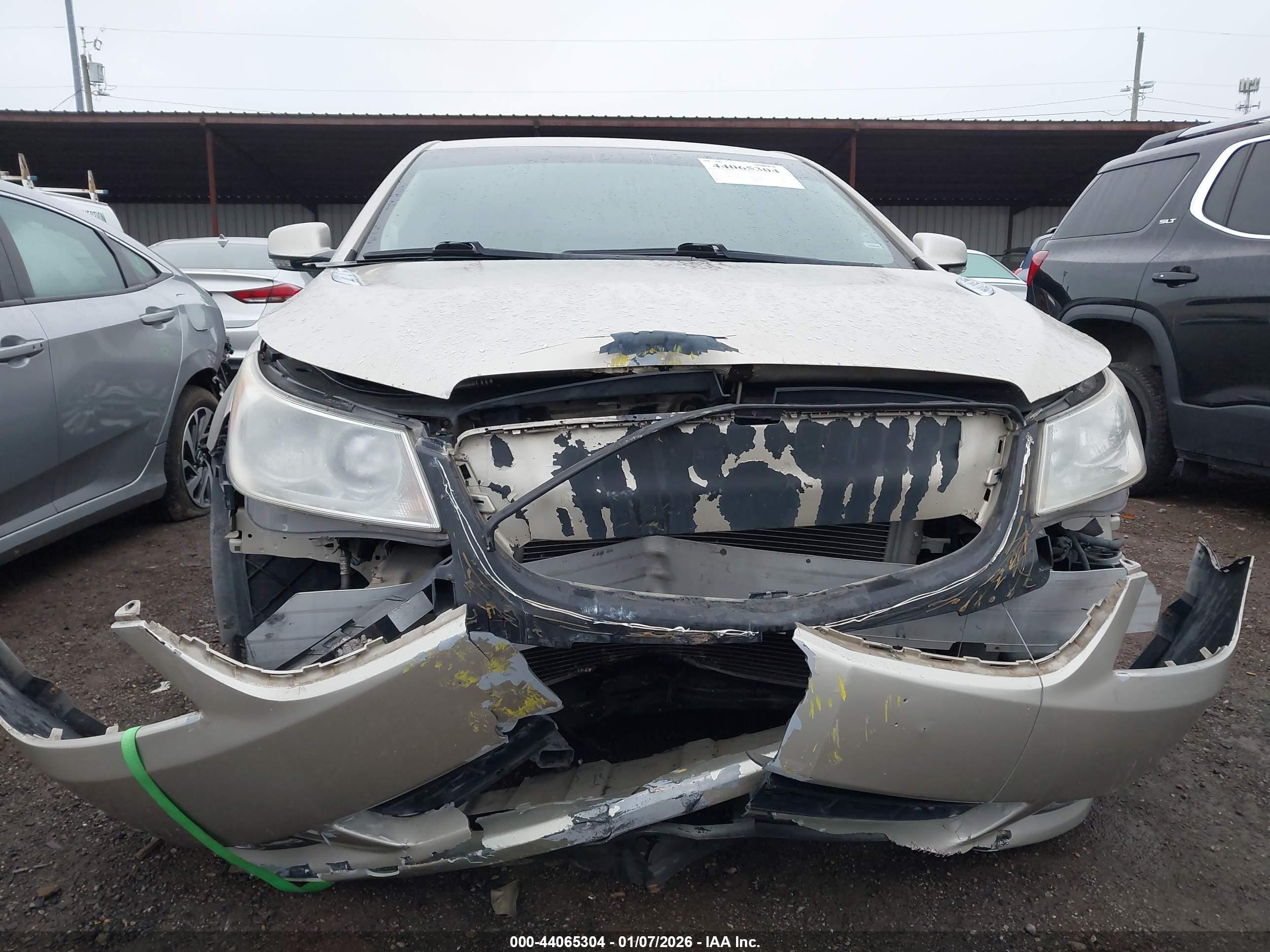 BUICK LACROSSE image 6