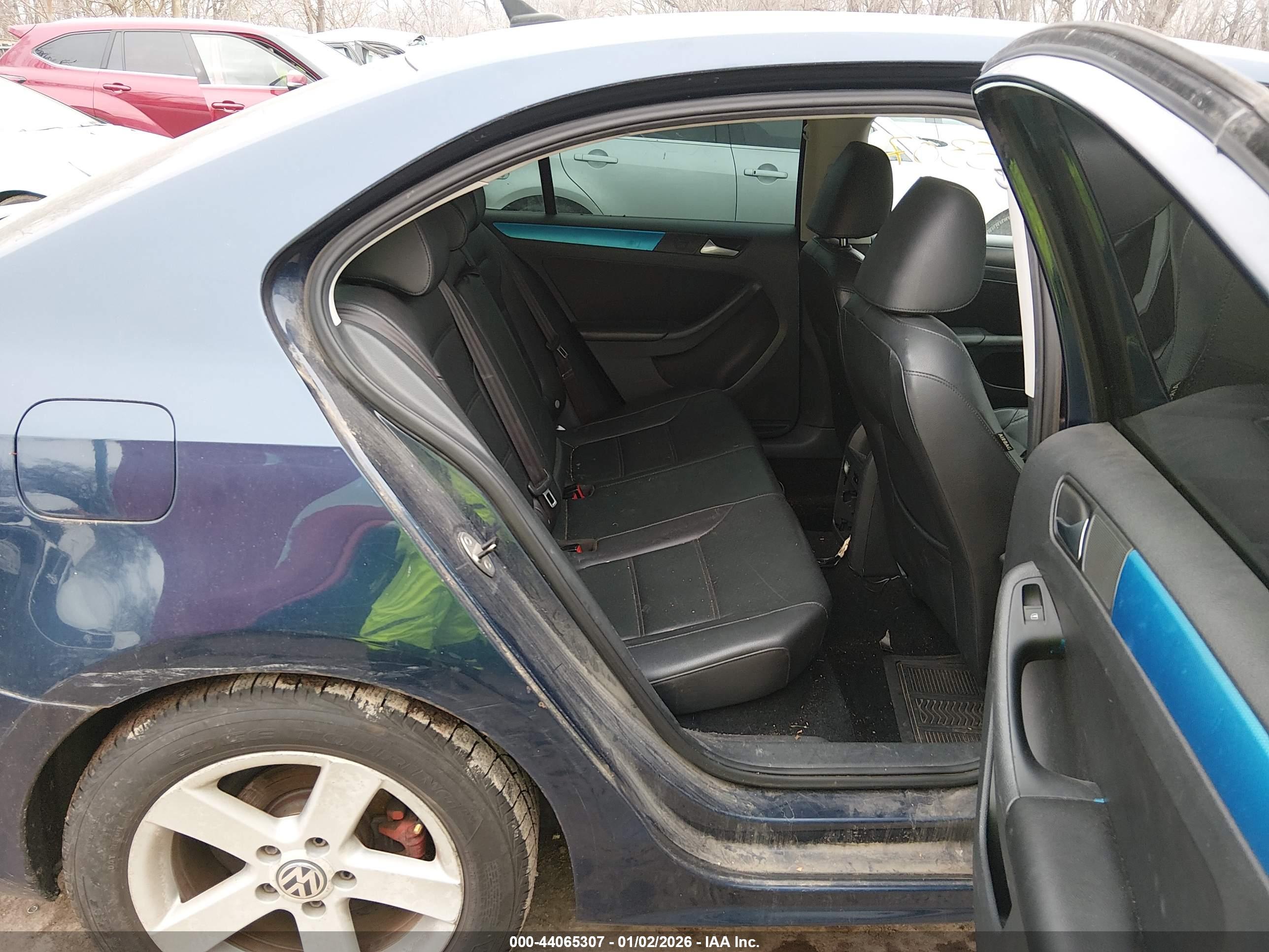 VOLKSWAGEN JETTA image 8