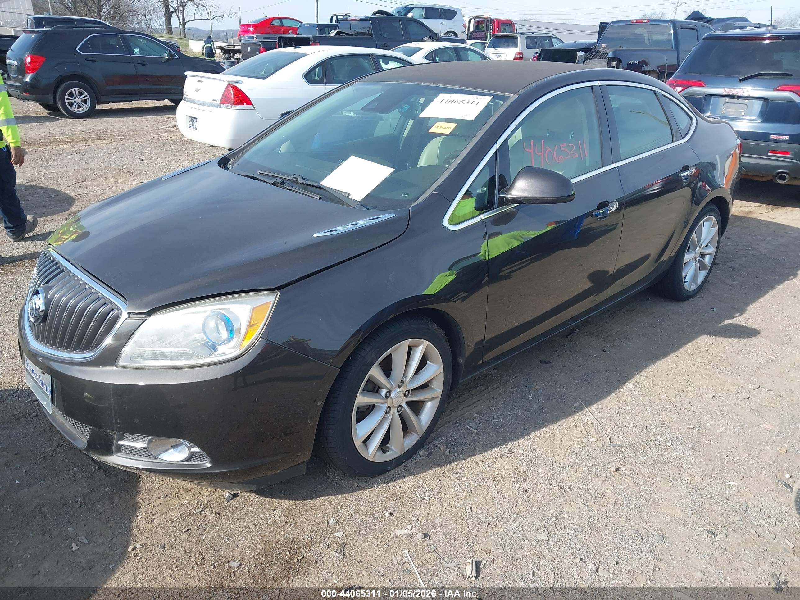 BUICK VERANO image 2